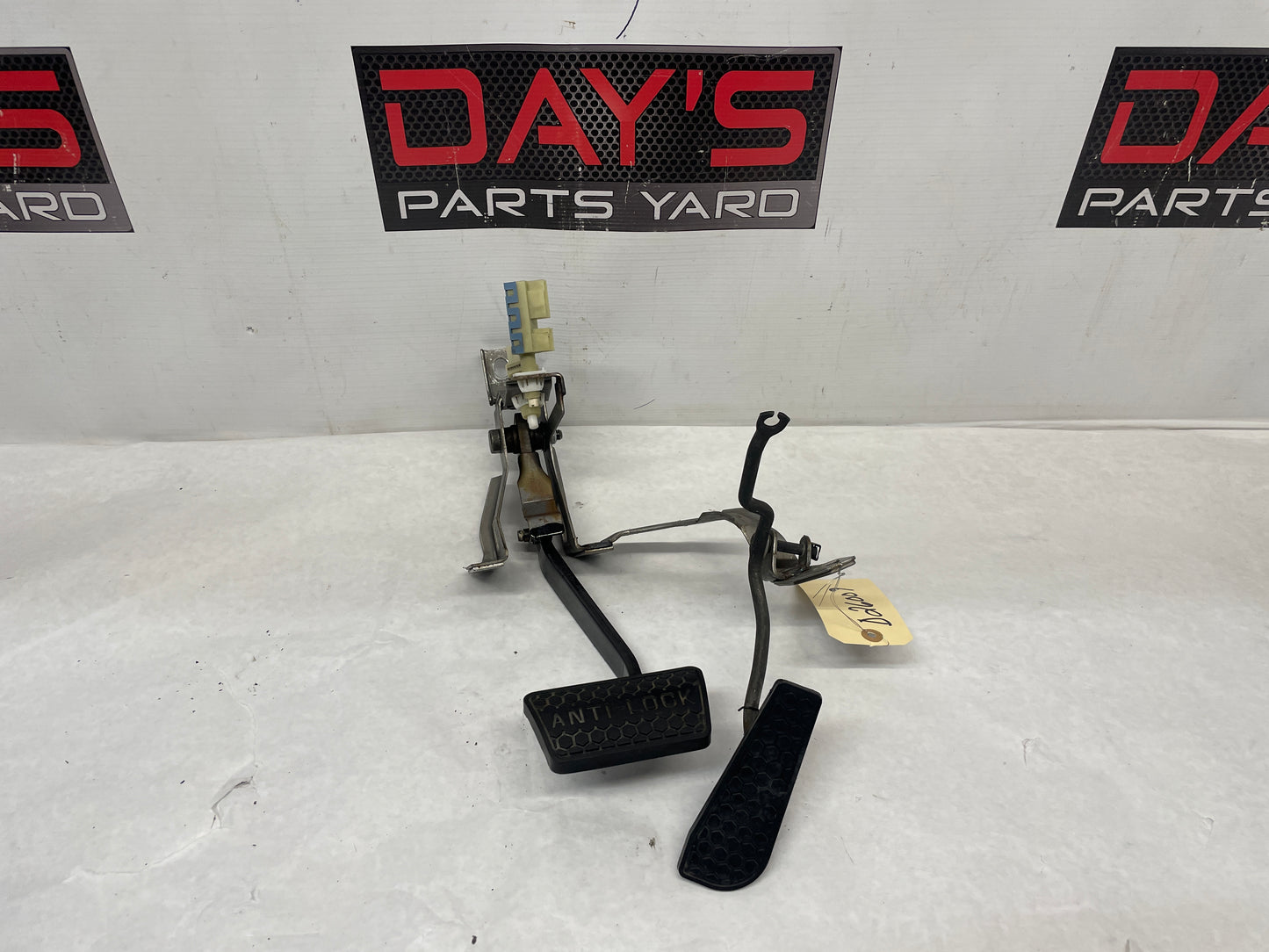 2002 Chevy Camaro Z28 Brake and  Accelerator Pedal Assembly OEM - Day's Parts Yard