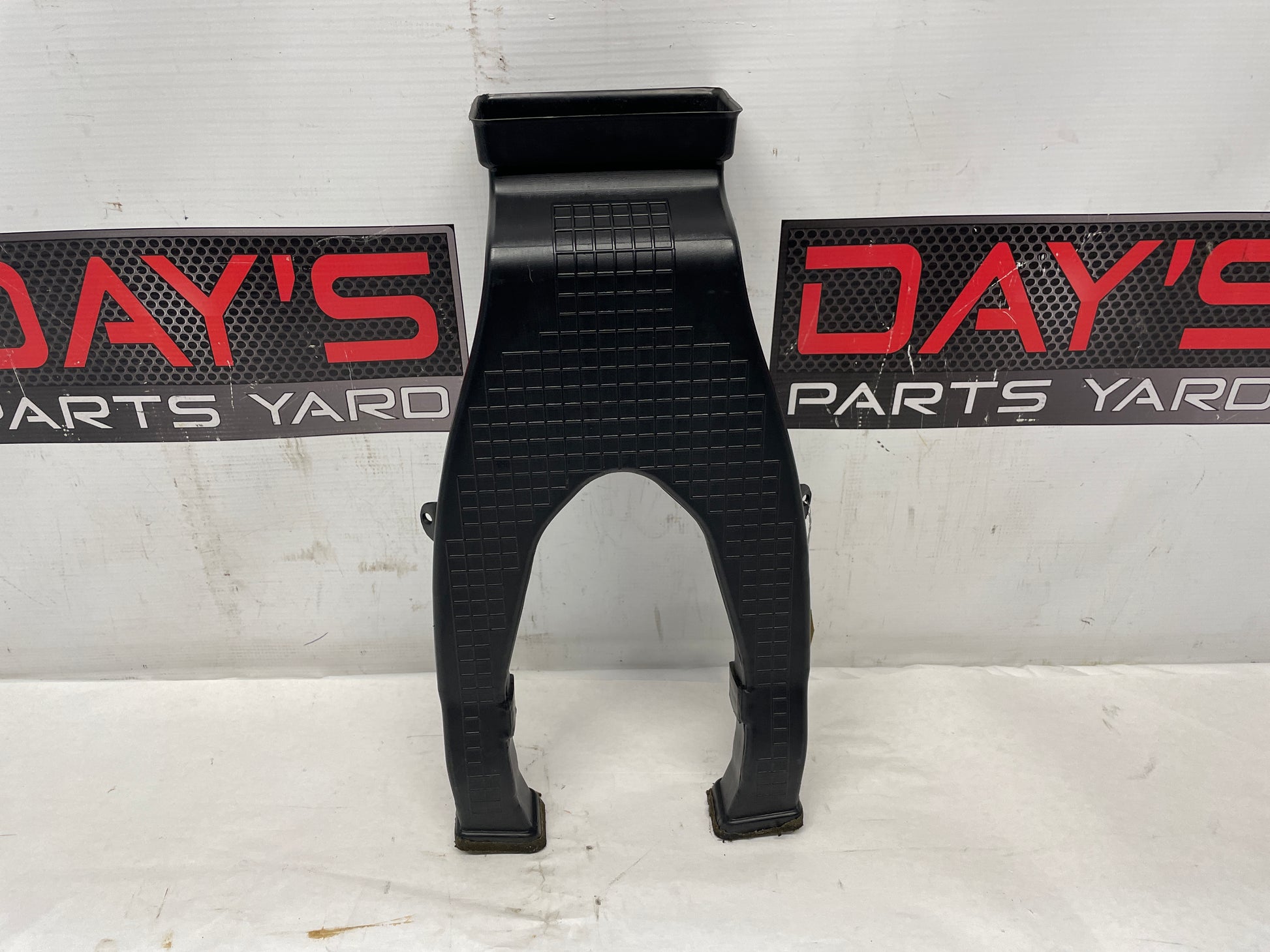 2008 Pontiac G8 GT HVAC Rear Floor Center Console Air Vent Duct OEM - Day's Parts Yard