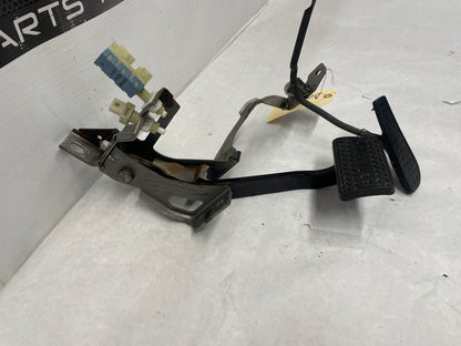 2002 Chevy Camaro Z28 Brake and  Accelerator Pedal Assembly OEM - Day's Parts Yard