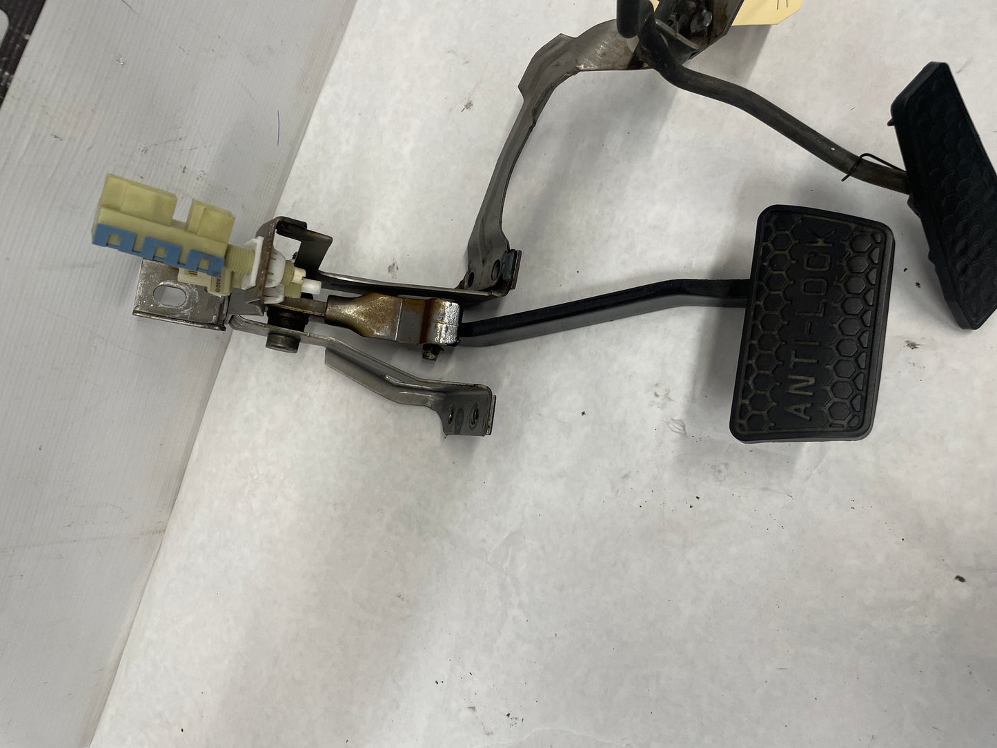 2002 Chevy Camaro Z28 Brake and  Accelerator Pedal Assembly OEM - Day's Parts Yard