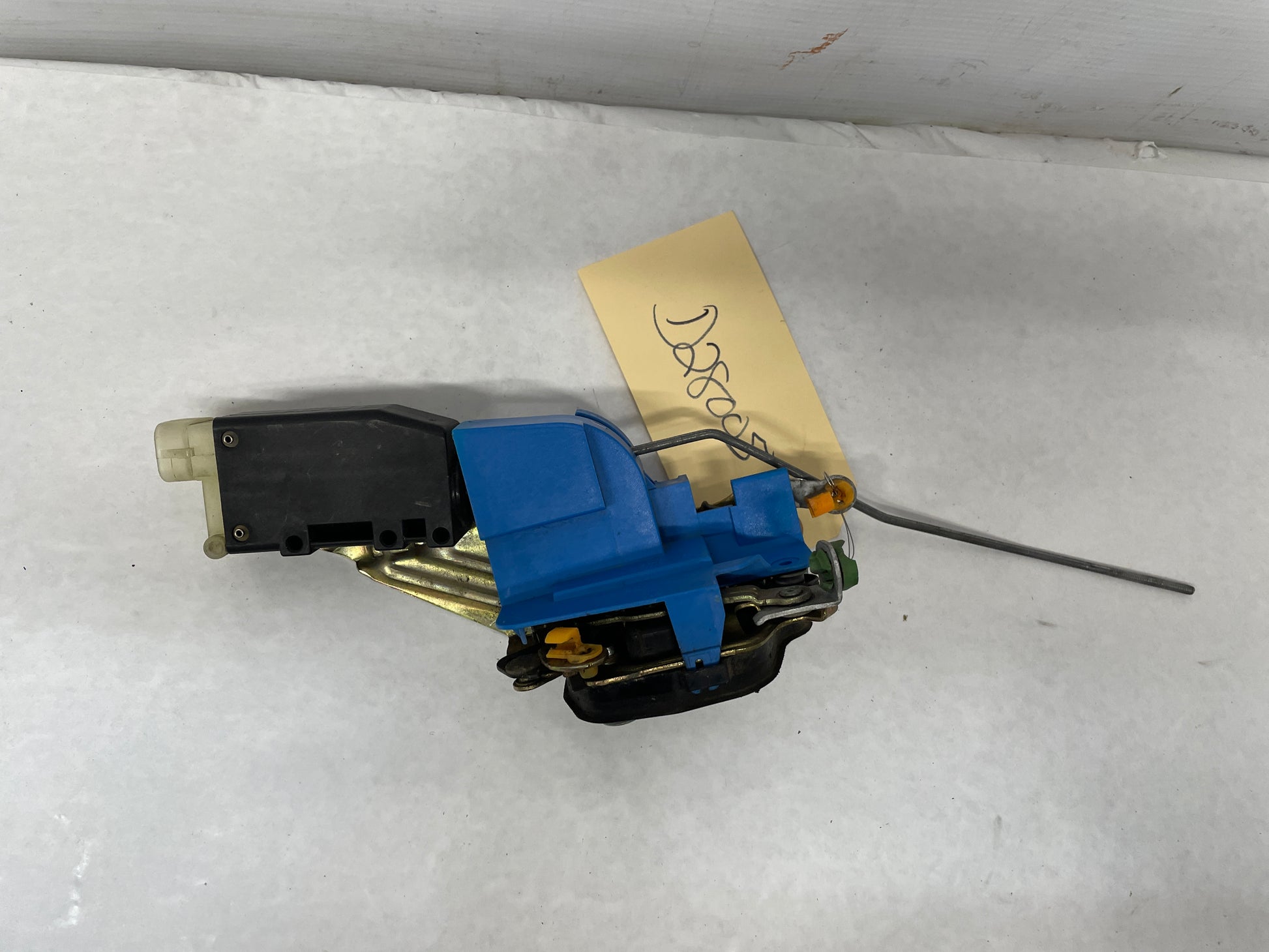 2004 Pontiac GTO LH Driver Door Lock Actuator Assembly OEM - Day's Parts Yard