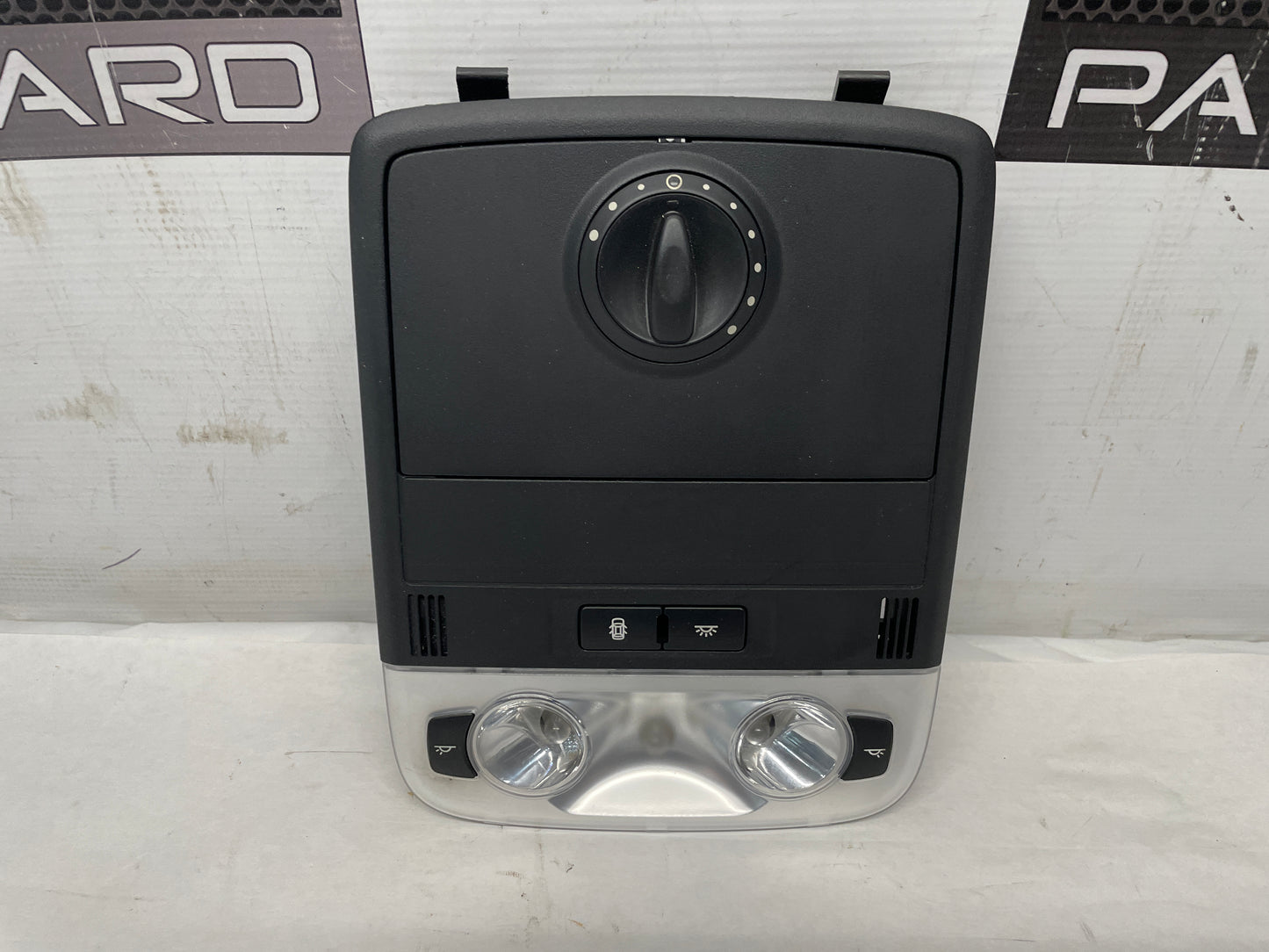 2008 Pontiac G8 GT Over Head Console Roof Dome Light Sunroof Switch Assembly OEM