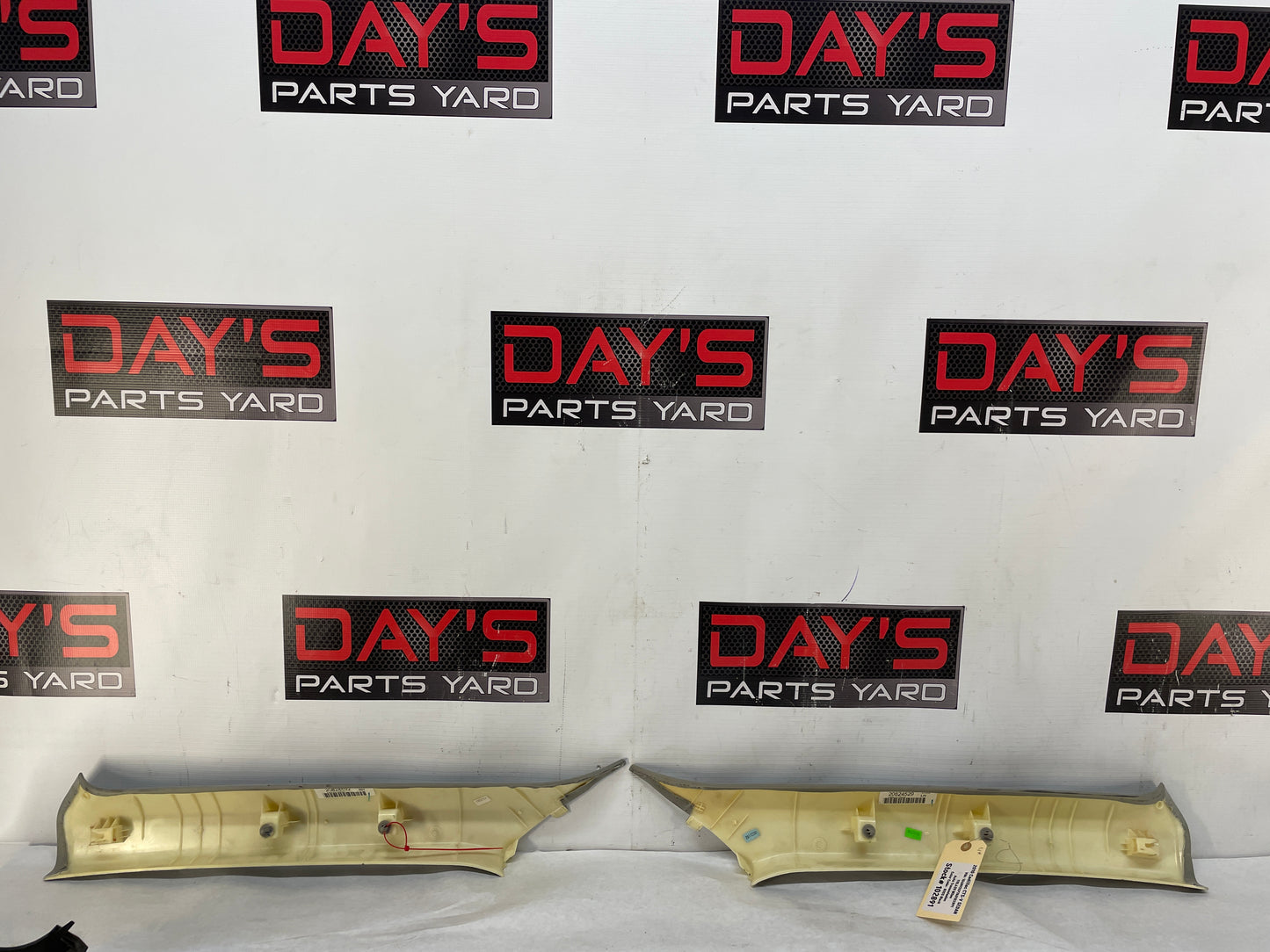 2010 Cadillac CTS-V Sedan RH & LH Interior A Pillar Windshield Trim Molding Panel OEM