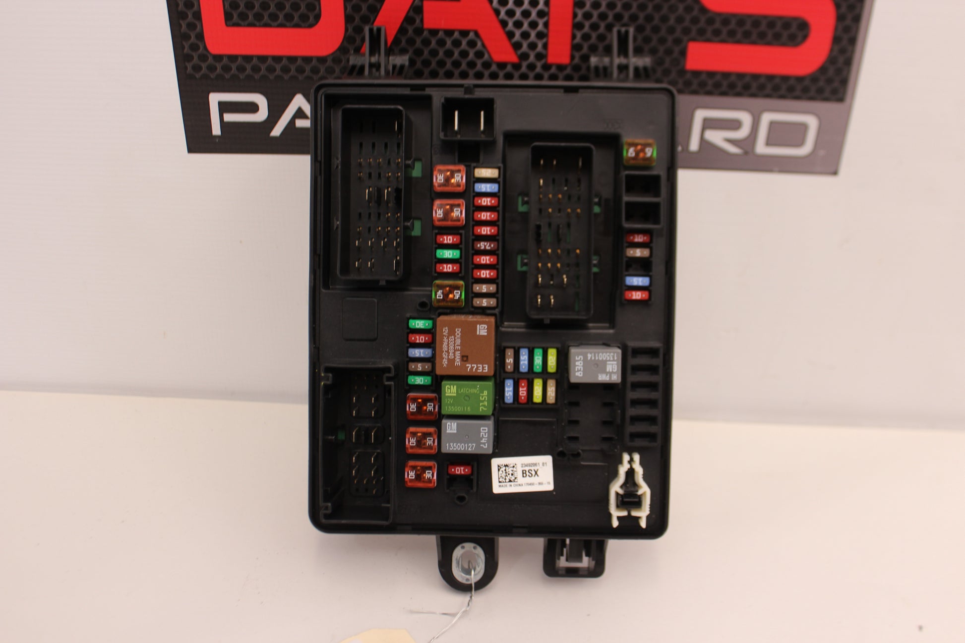 2016 Cadillac CTS-V Rear Cabin Fuse Box Block OEM - Day's Parts Yard