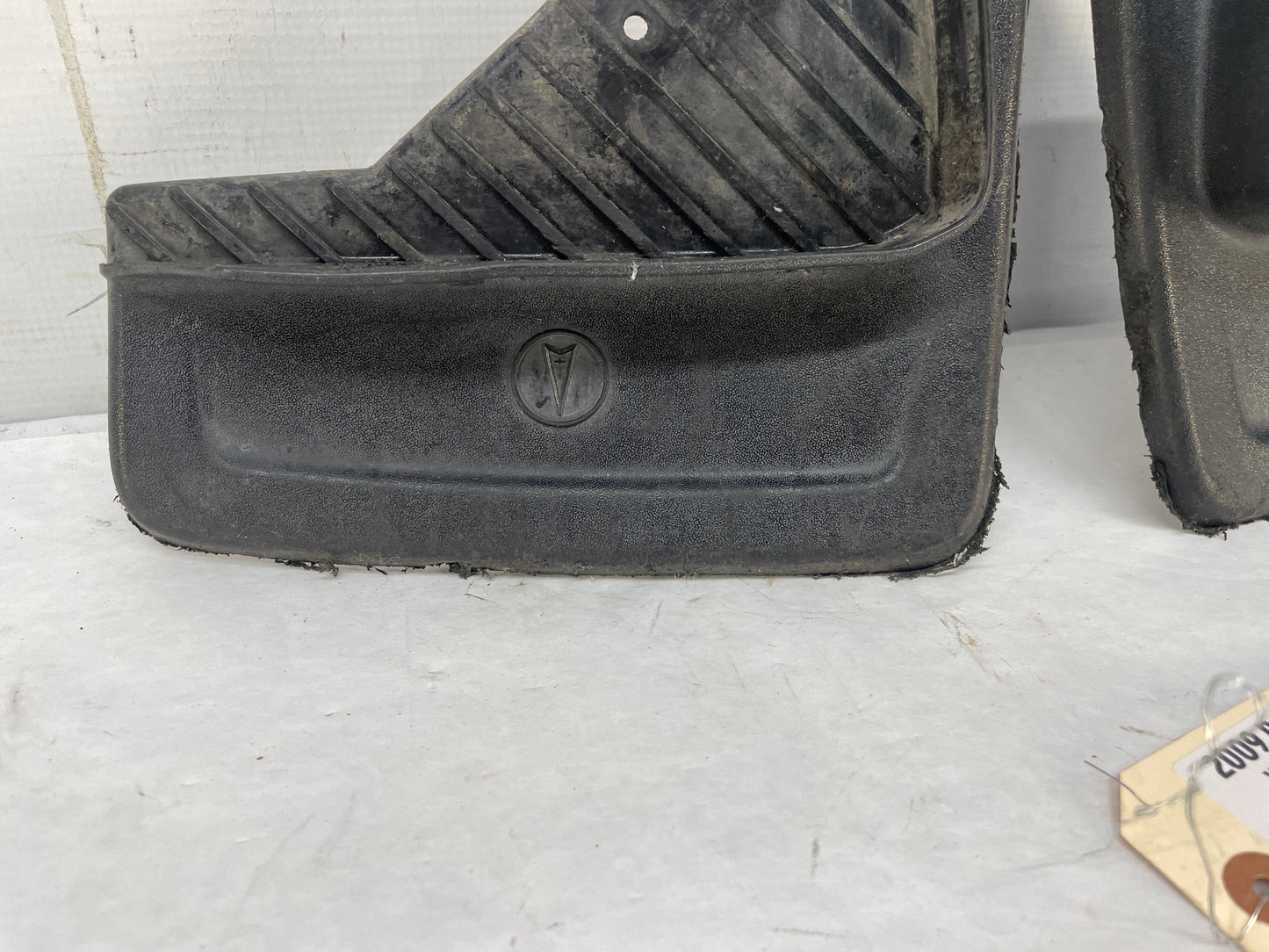 2009 Pontiac G8 GT RH & LH Rear Splash Guard Mud Flap OEM - Day's Parts Yard