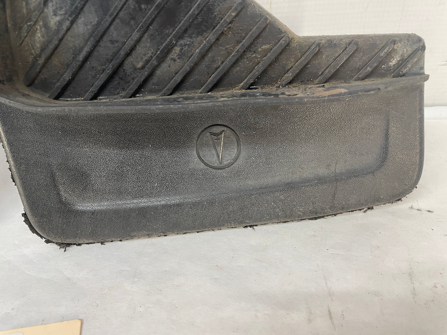 2009 Pontiac G8 GT RH & LH Rear Splash Guard Mud Flap OEM - Day's Parts Yard