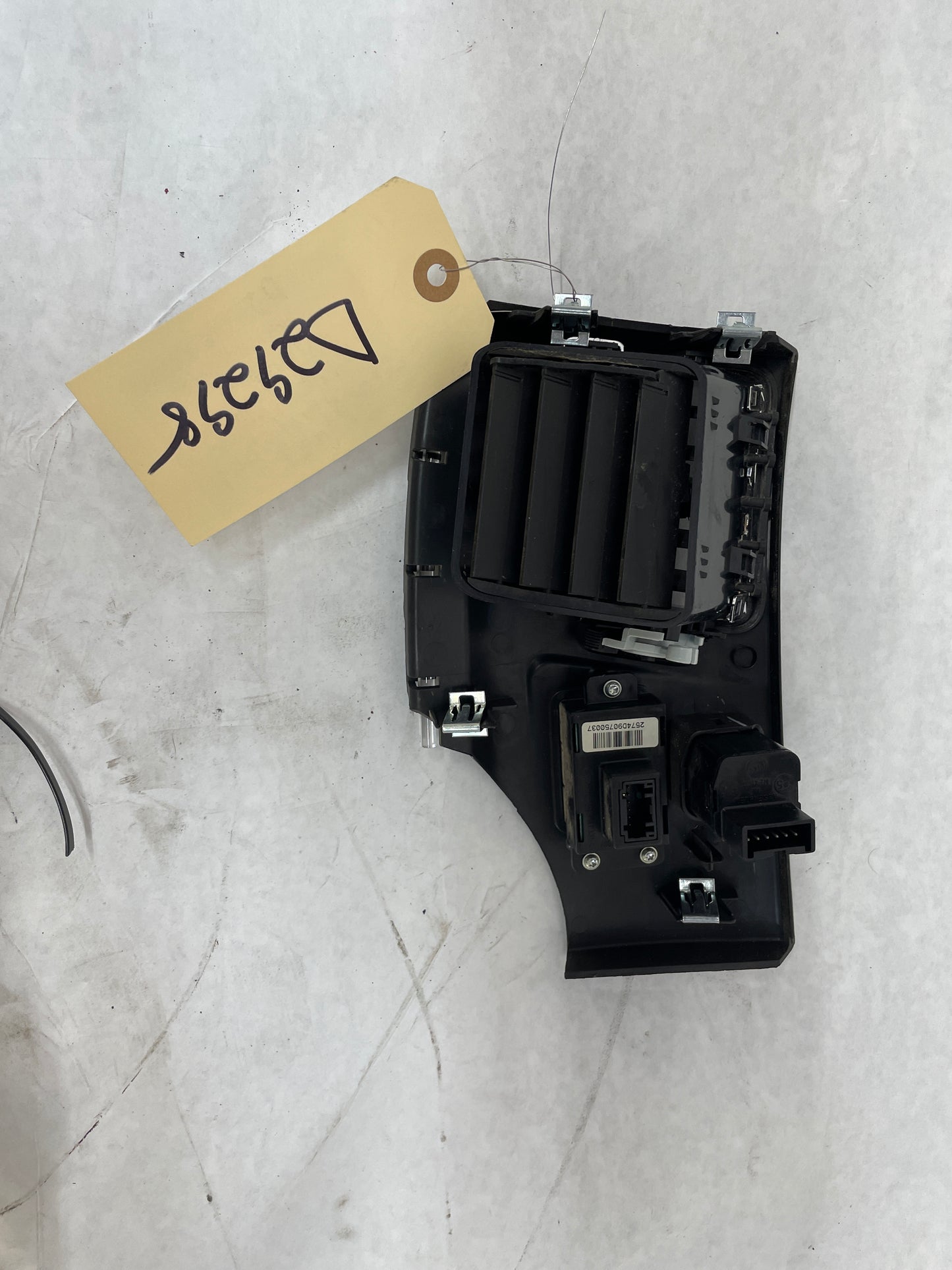 2010 Cadillac CTS-V Sedan LH Driver Dash Air Vent Grille w/ Switches OEM