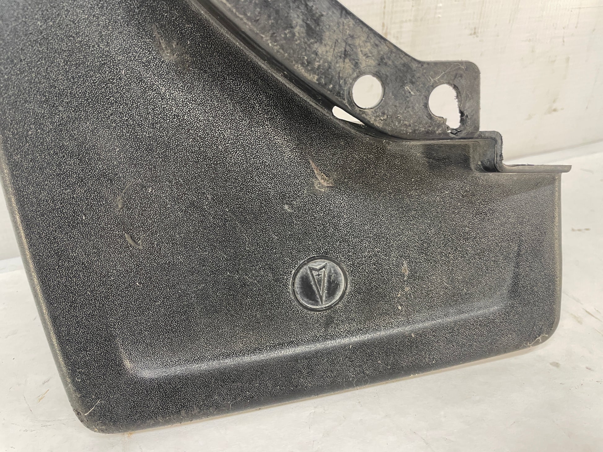 2009 Pontiac G8 GT LH Driver Front Splash Guard Mud Flap OEM - Day's Parts Yard