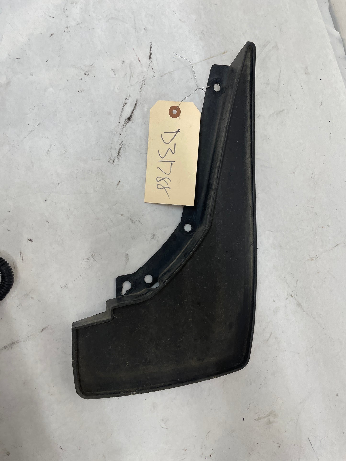 2009 Pontiac G8 GT LH Driver Front Splash Guard Mud Flap OEM - Day's Parts Yard