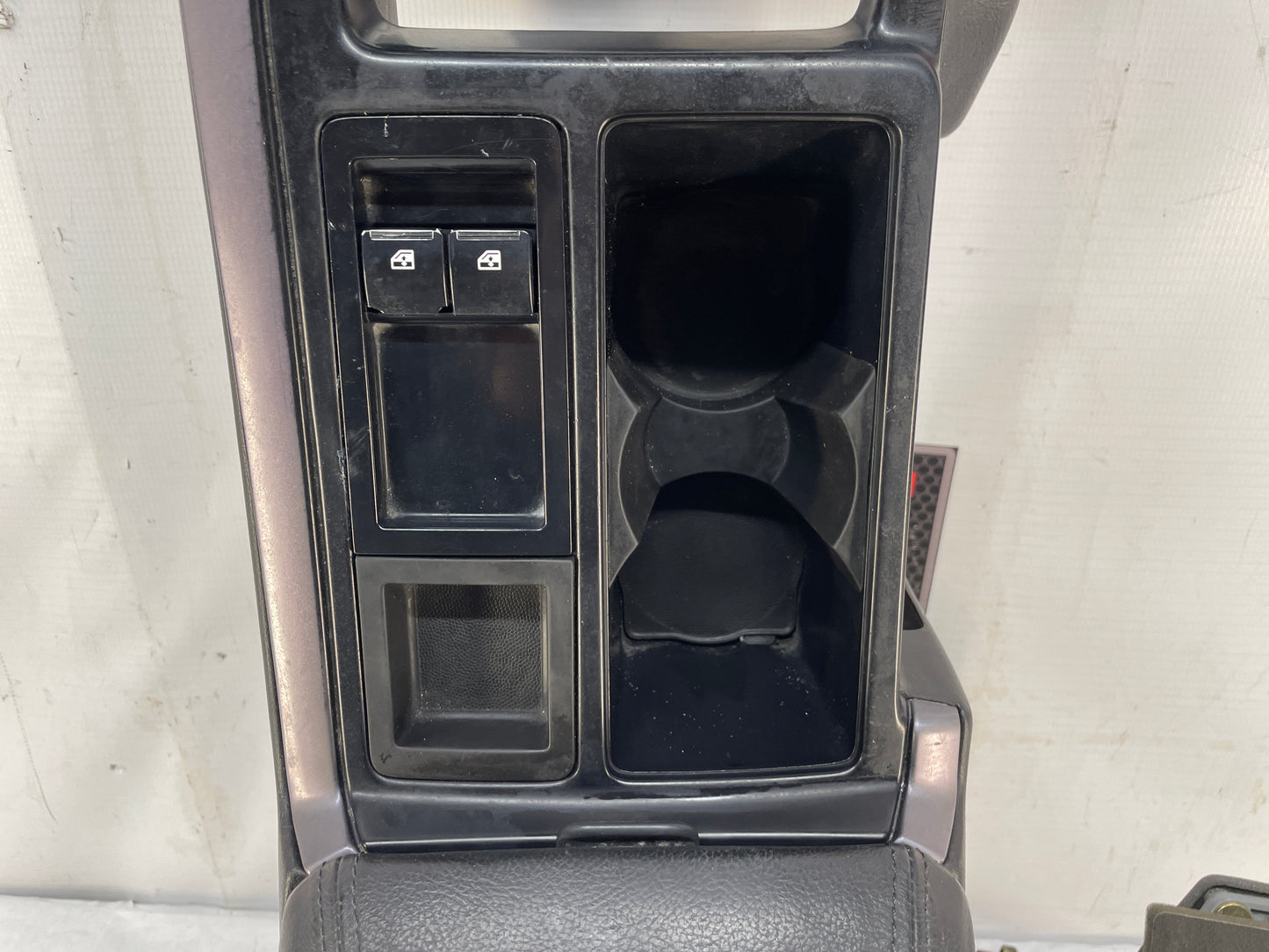 REMOVE SHIFTER 2004 Pontiac GTO Complete Center Console Armrest w/Automatic Shifter OEM - Day's Parts Yard