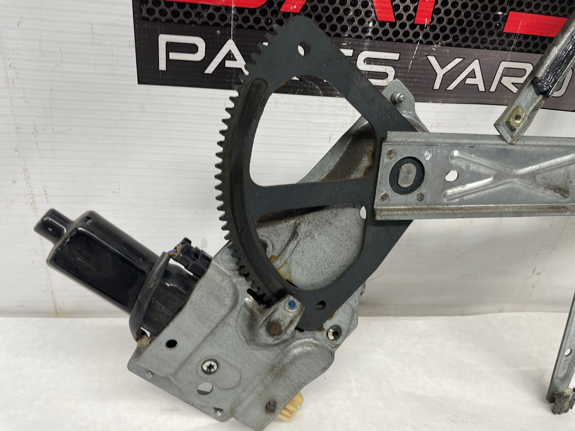 2004 Pontiac GTO LH Driver Window Regulator w/ Motor OEM - Day's Parts Yard