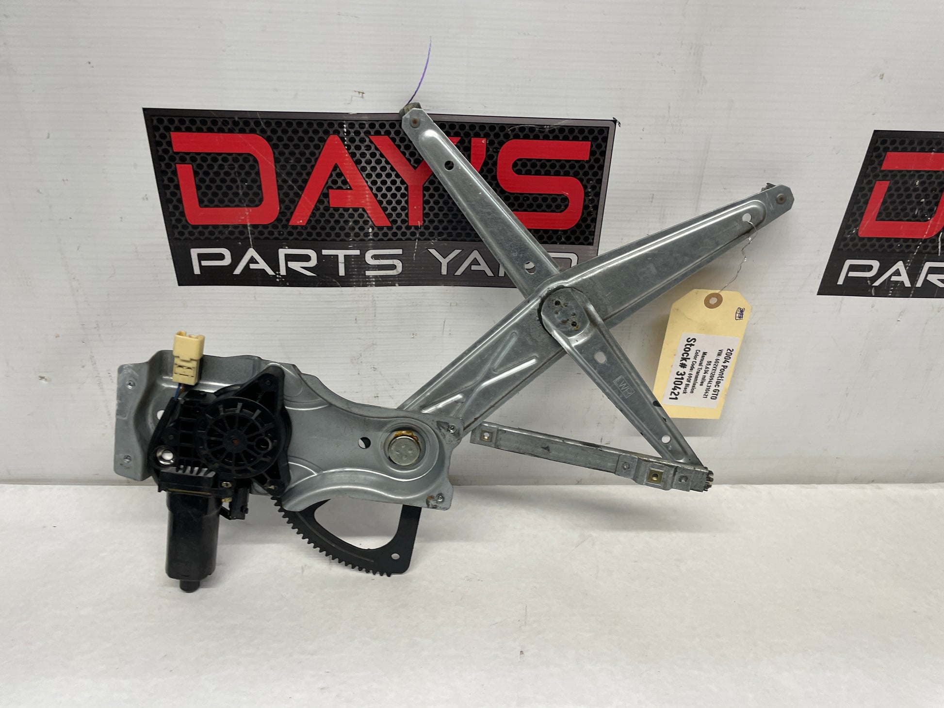 2004 Pontiac GTO LH Driver Window Regulator w/ Motor OEM - Day's Parts Yard