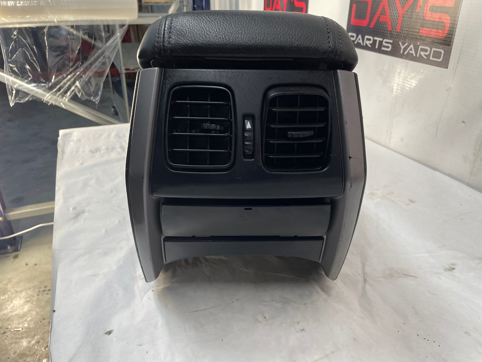 REMOVE SHIFTER 2004 Pontiac GTO Complete Center Console Armrest w/Automatic Shifter OEM - Day's Parts Yard