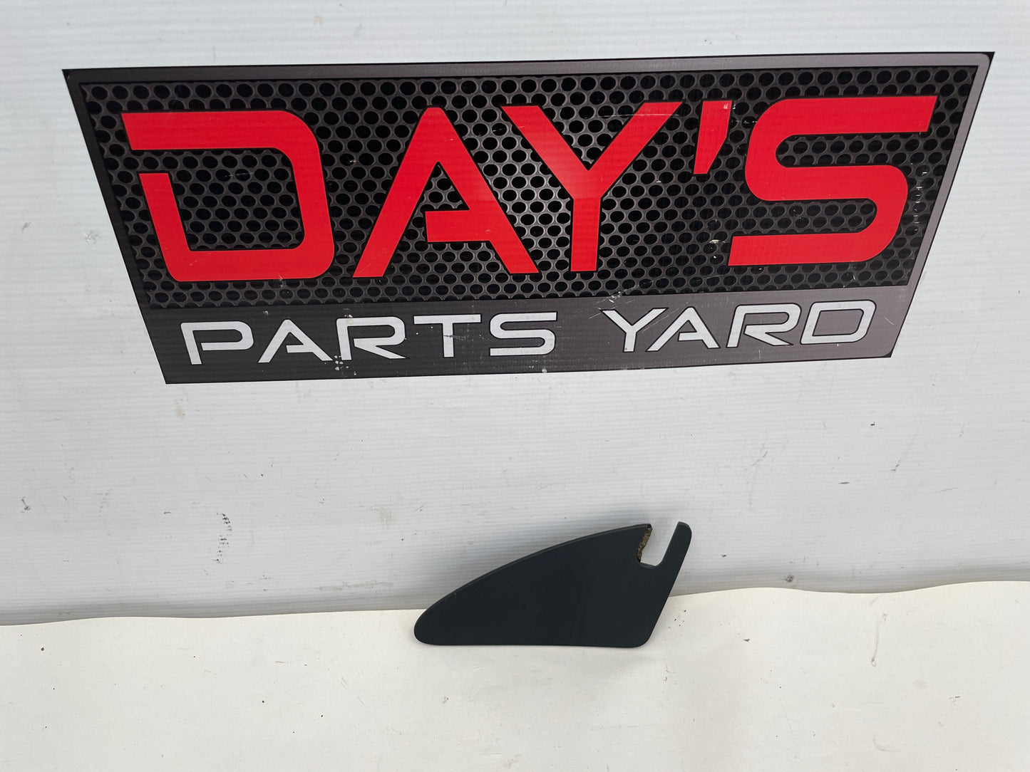 2009 Pontiac G8 Base LH Driver Interior Mirror Bolt Cover OEM - Day's Parts Yard
