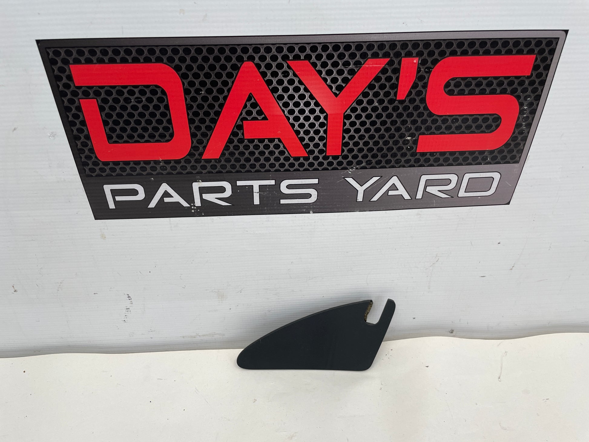2009 Pontiac G8 Base LH Driver Interior Mirror Bolt Cover OEM - Day's Parts Yard