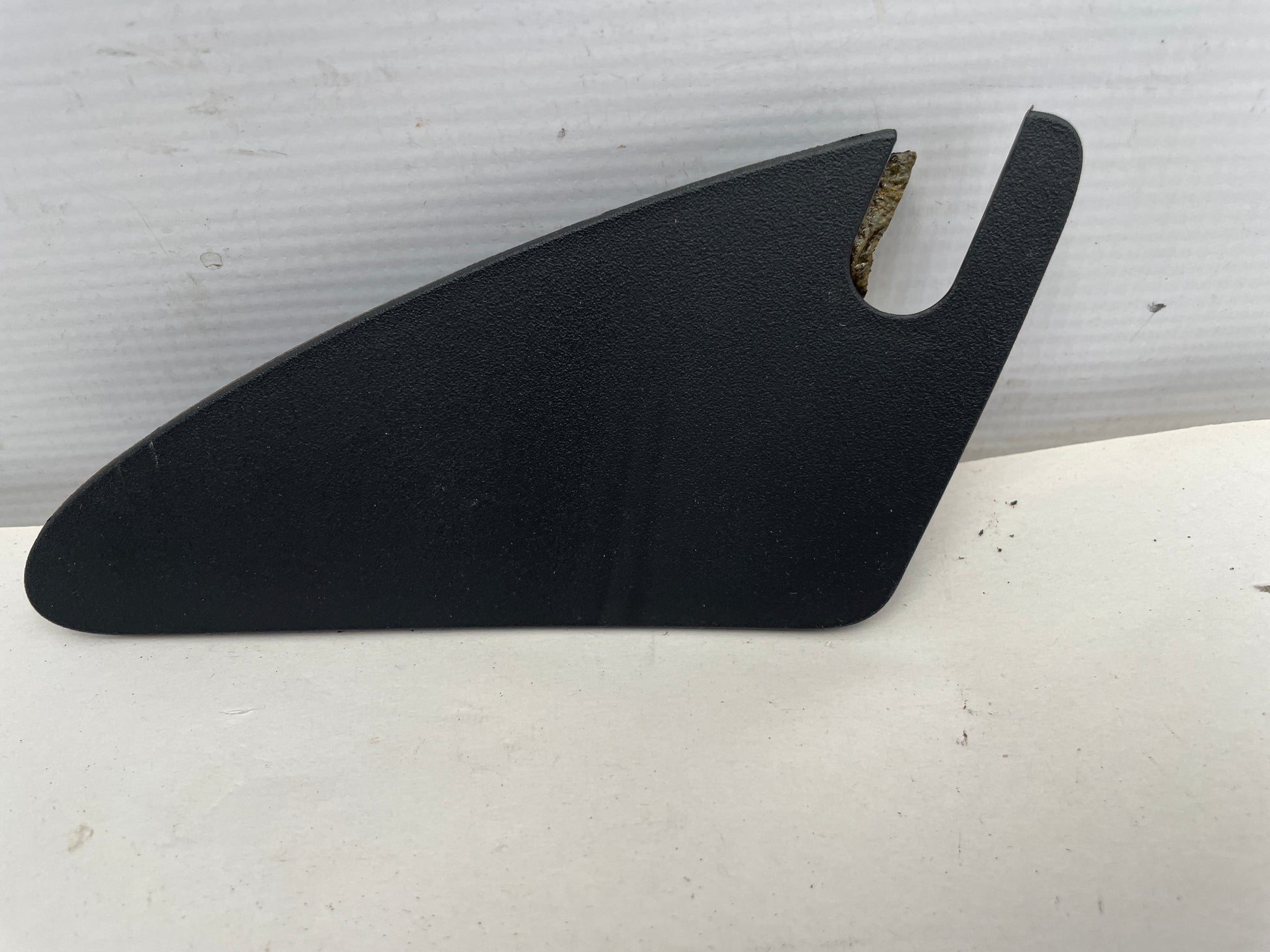 2009 Pontiac G8 Base LH Driver Interior Mirror Bolt Cover OEM - Day's Parts Yard