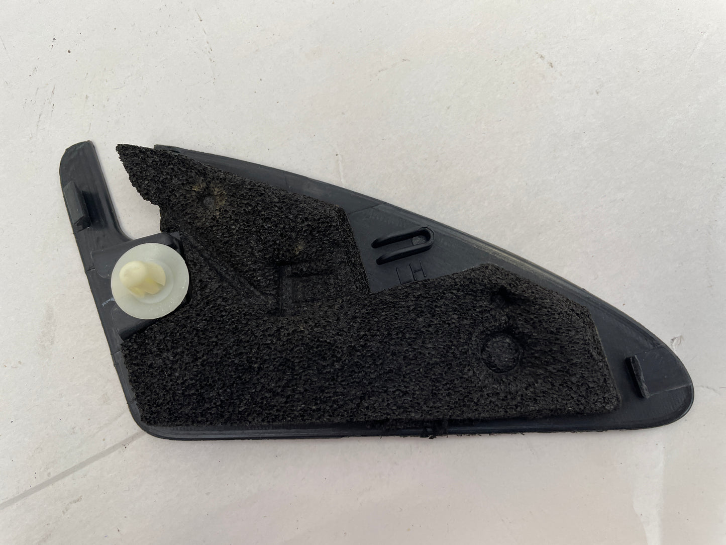 2009 Pontiac G8 Base LH Driver Interior Mirror Bolt Cover OEM - Day's Parts Yard
