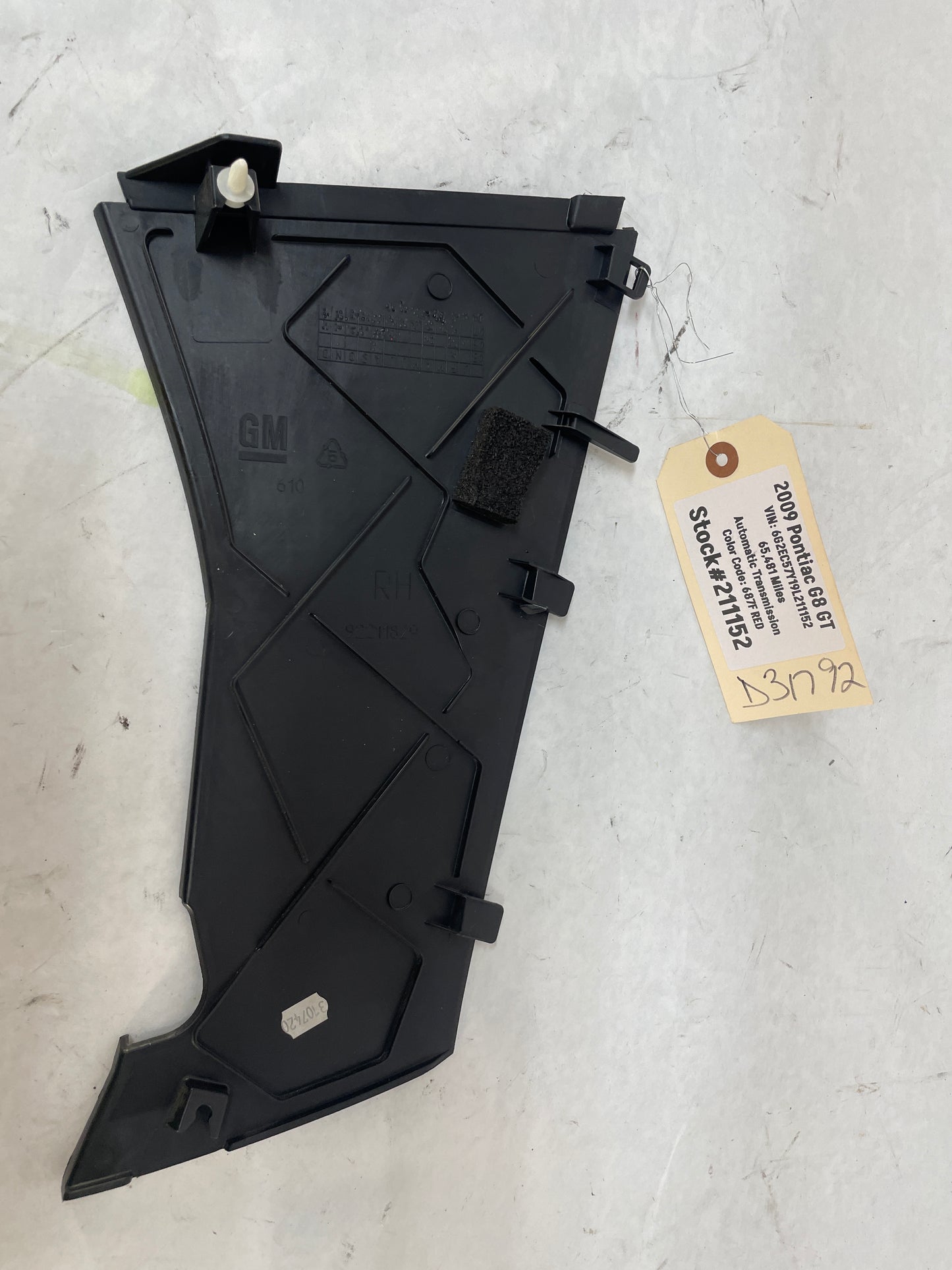 2009 Pontiac G8 GT RH Passenger Dash Center Console Lower Extension Side Trim OEM - Day's Parts Yard