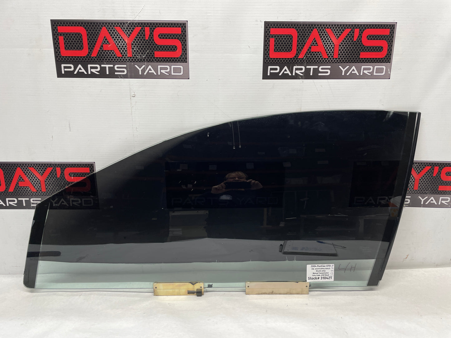 2004 Pontiac GTO LH Driver Front Door Window Glass OEM - Day's Parts Yard
