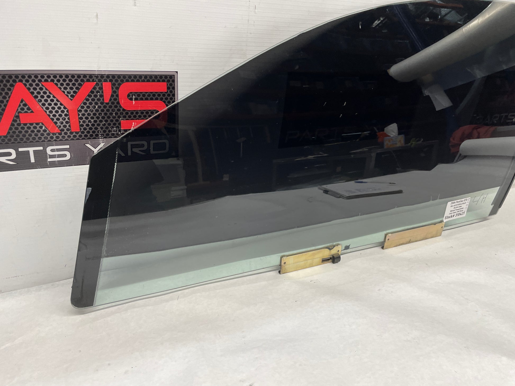 2004 Pontiac GTO LH Driver Front Door Window Glass OEM - Day's Parts Yard