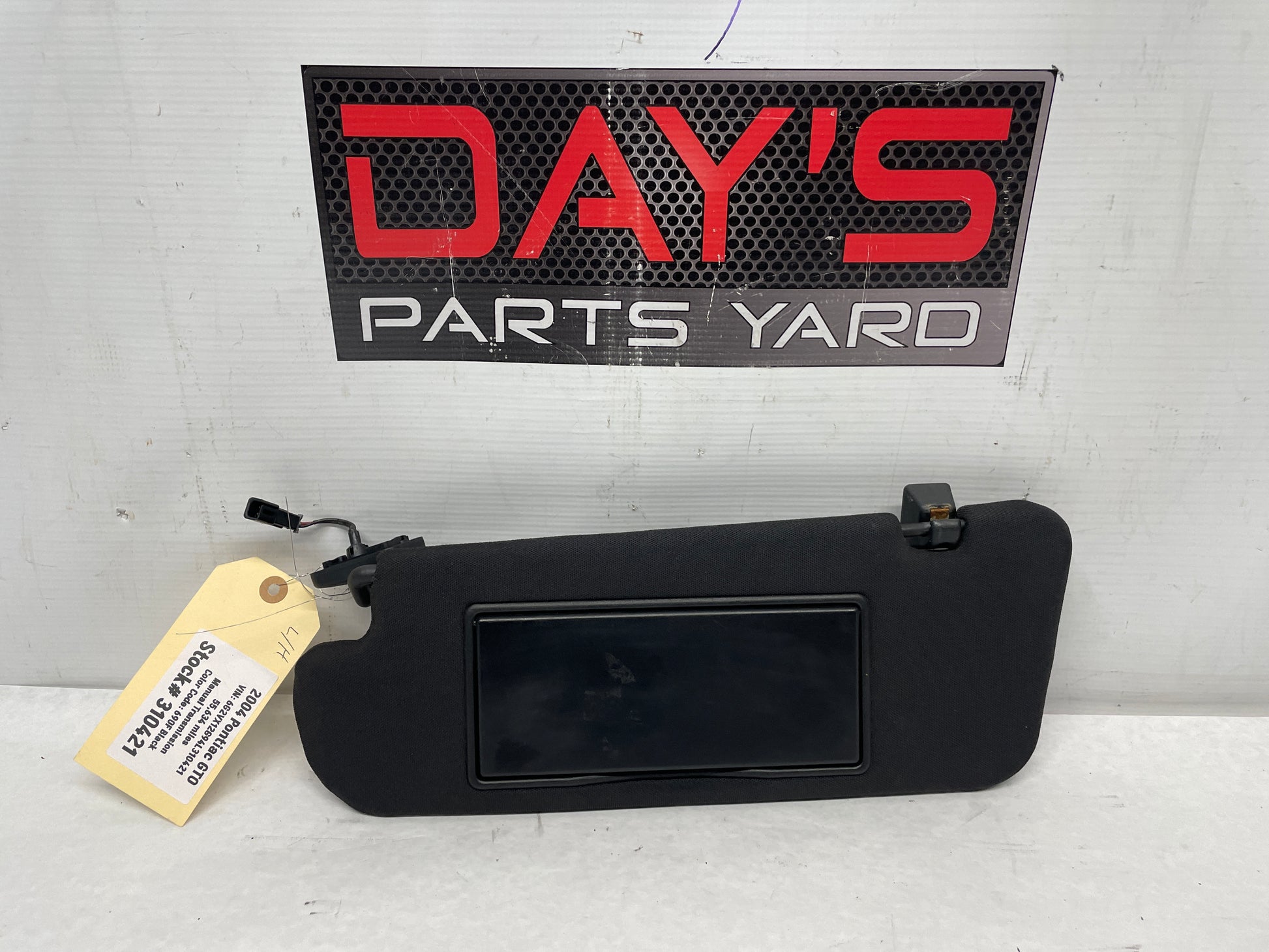2004 Pontiac GTO LH Driver Sunvisor Sun Visor w/ Clip OEM - Day's Parts Yard