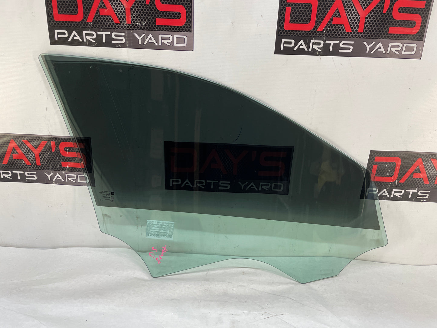 2010 Cadillac CTS-V Sedan LH Driver Front Door Window Glass OEM