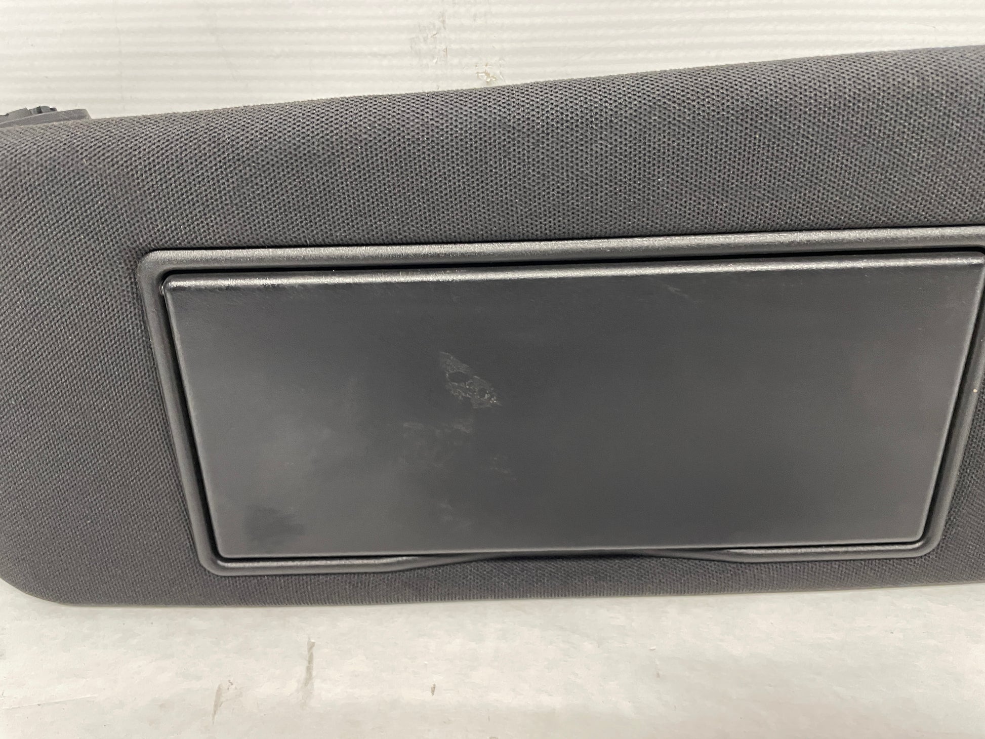 2004 Pontiac GTO LH Driver Sunvisor Sun Visor w/ Clip OEM - Day's Parts Yard