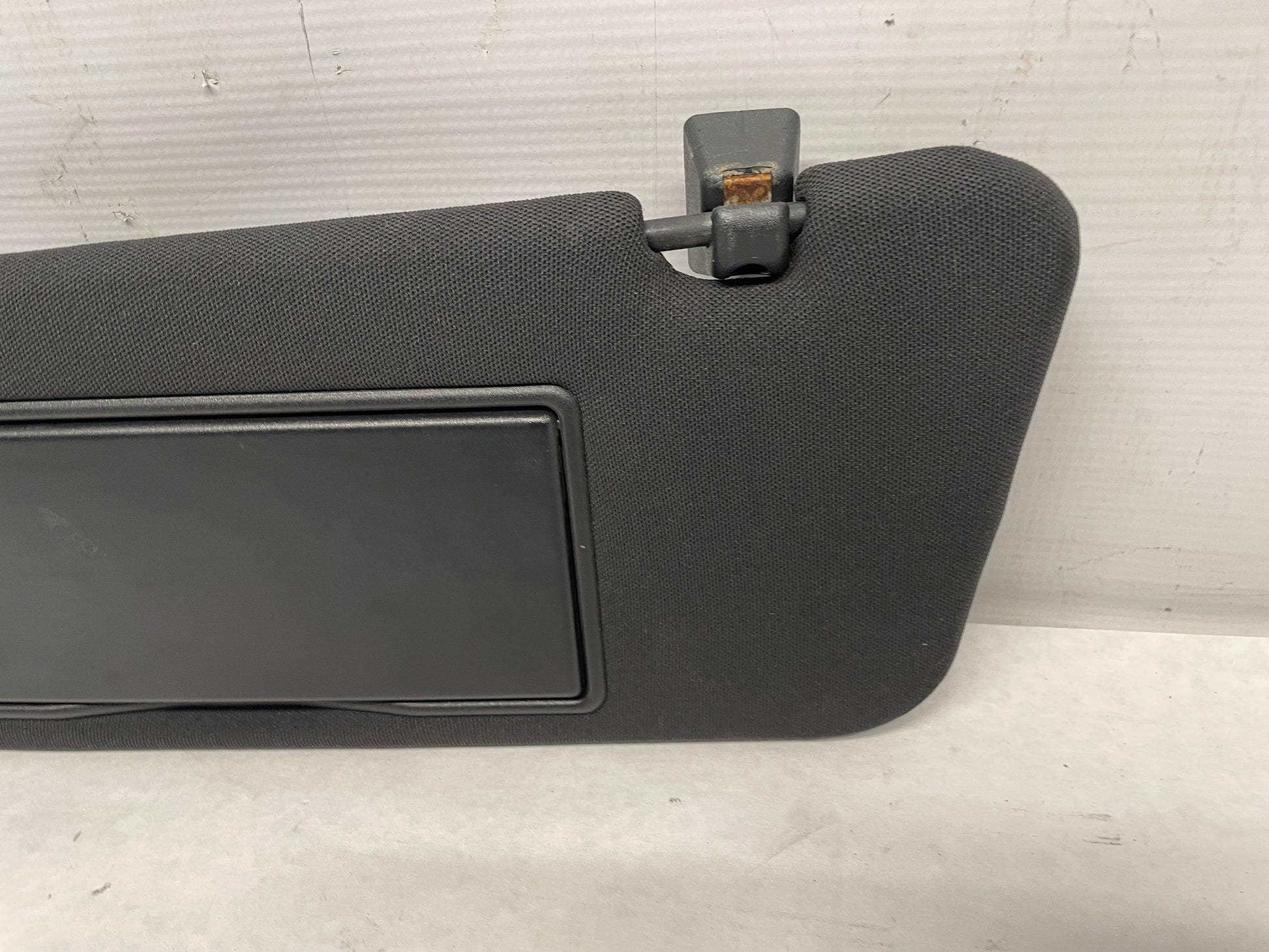 2004 Pontiac GTO LH Driver Sunvisor Sun Visor w/ Clip OEM - Day's Parts Yard