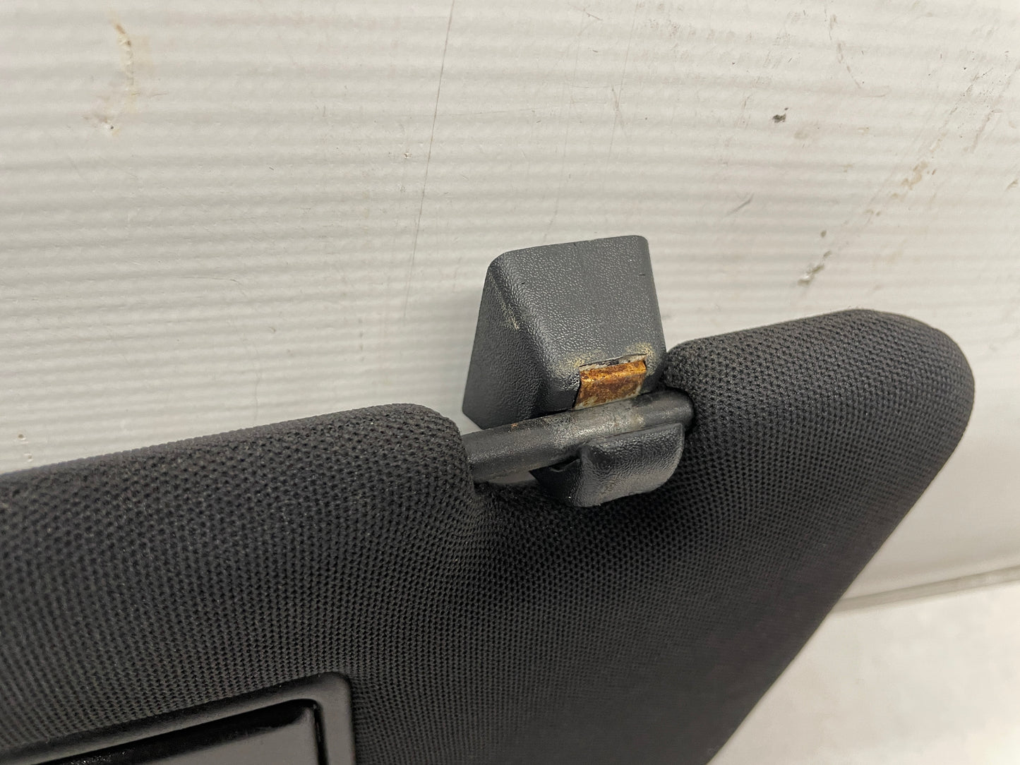 2004 Pontiac GTO LH Driver Sunvisor Sun Visor w/ Clip OEM - Day's Parts Yard