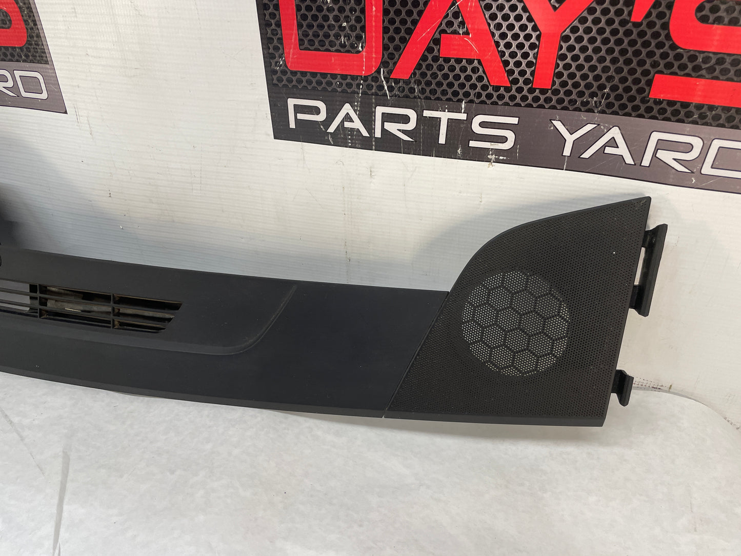 2010 Cadillac CTS-V Dashboard Dash Vent Windshield Defroster Trim Panel Grille OEM