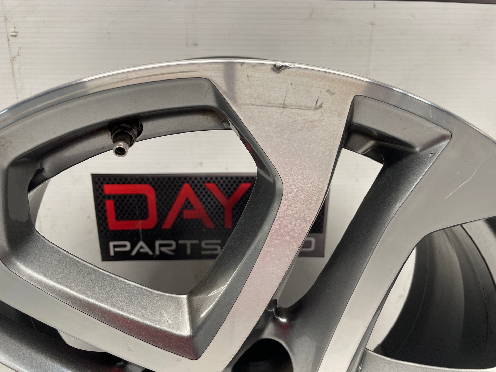 2016 Chevy SS Sedan Factory OEM Front Wheel 19x8.5 OEM - Day's Parts Yard