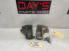 2006 Pontiac GTO RH & LH Engine Motor Mount Bracket Stands OEM - Day's Parts Yard