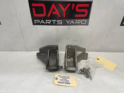 2006 Pontiac GTO RH & LH Engine Motor Mount Bracket Stands OEM - Day's Parts Yard