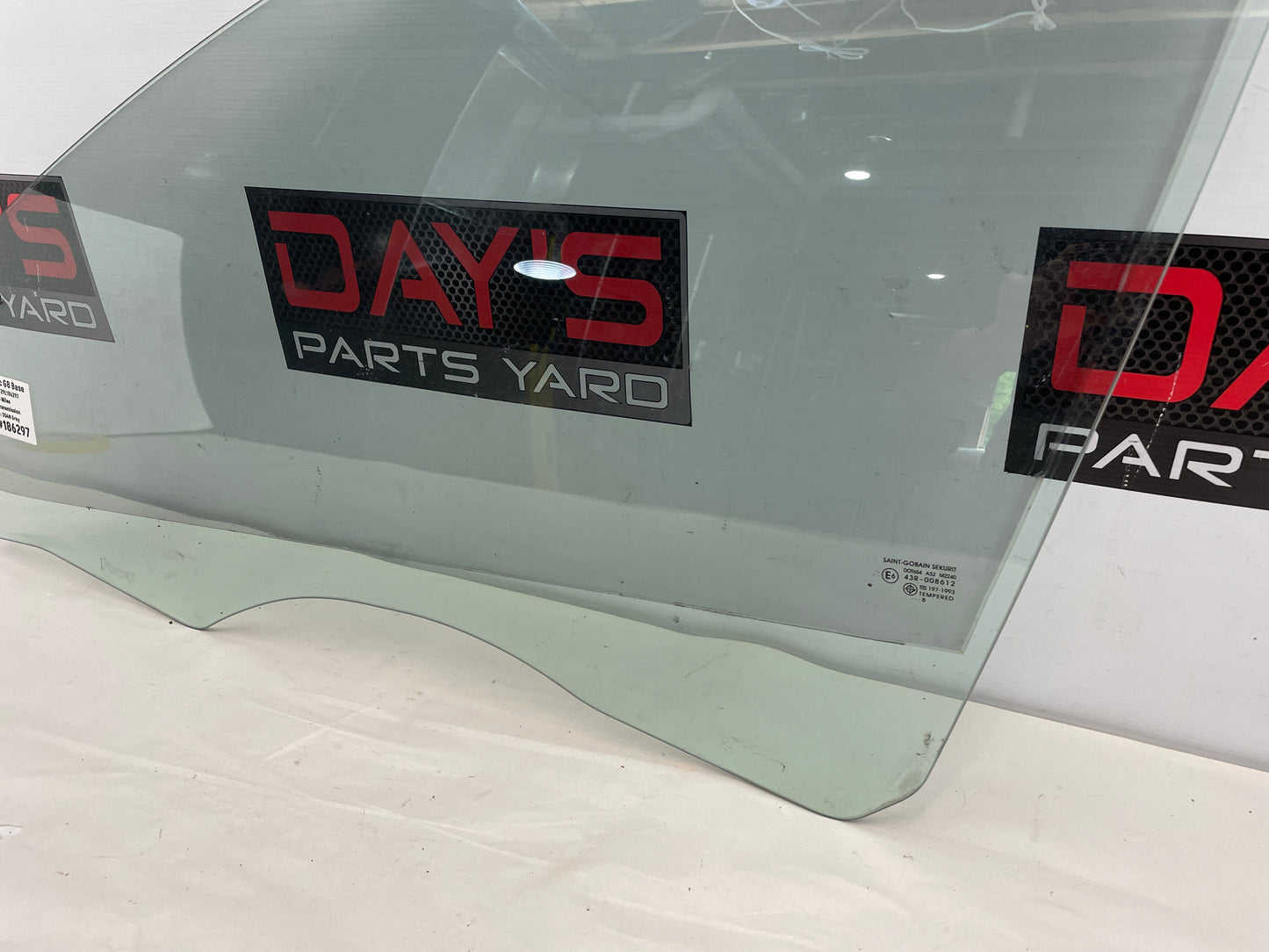 2009 Pontiac G8 Base Front LH Driver Door Window Glass OEM - Day's Parts Yard