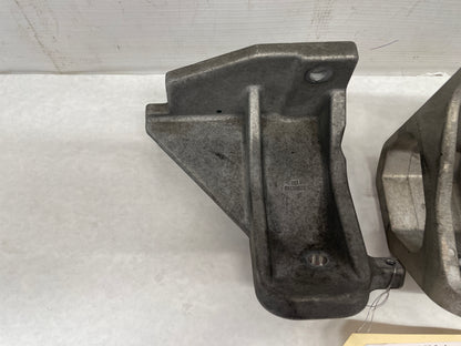 2006 Pontiac GTO RH & LH Engine Motor Mount Bracket Stands OEM - Day's Parts Yard