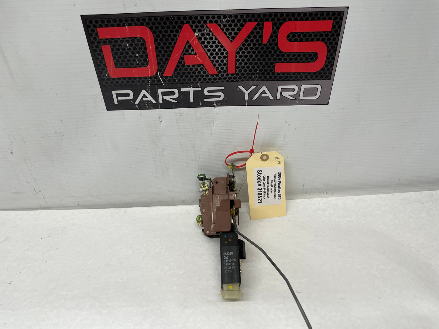 2004 Pontiac GTO RH Passenger Door Lock Actuator Assembly OEM - Day's Parts Yard