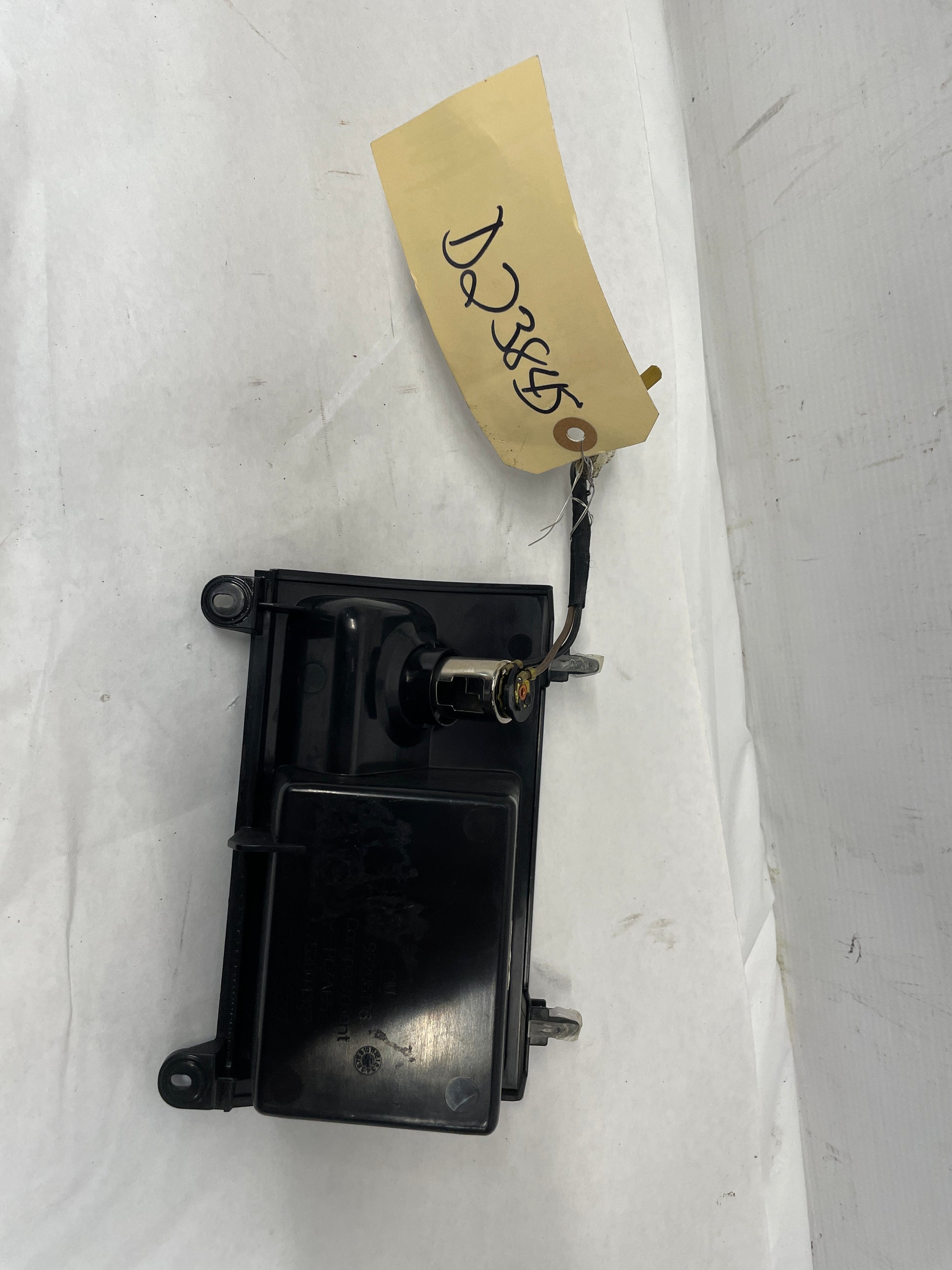 2008 Pontiac G8 GT Lower Radio Center Console Storage Cubby Compartment Assembly OEM - Day's Parts Yard