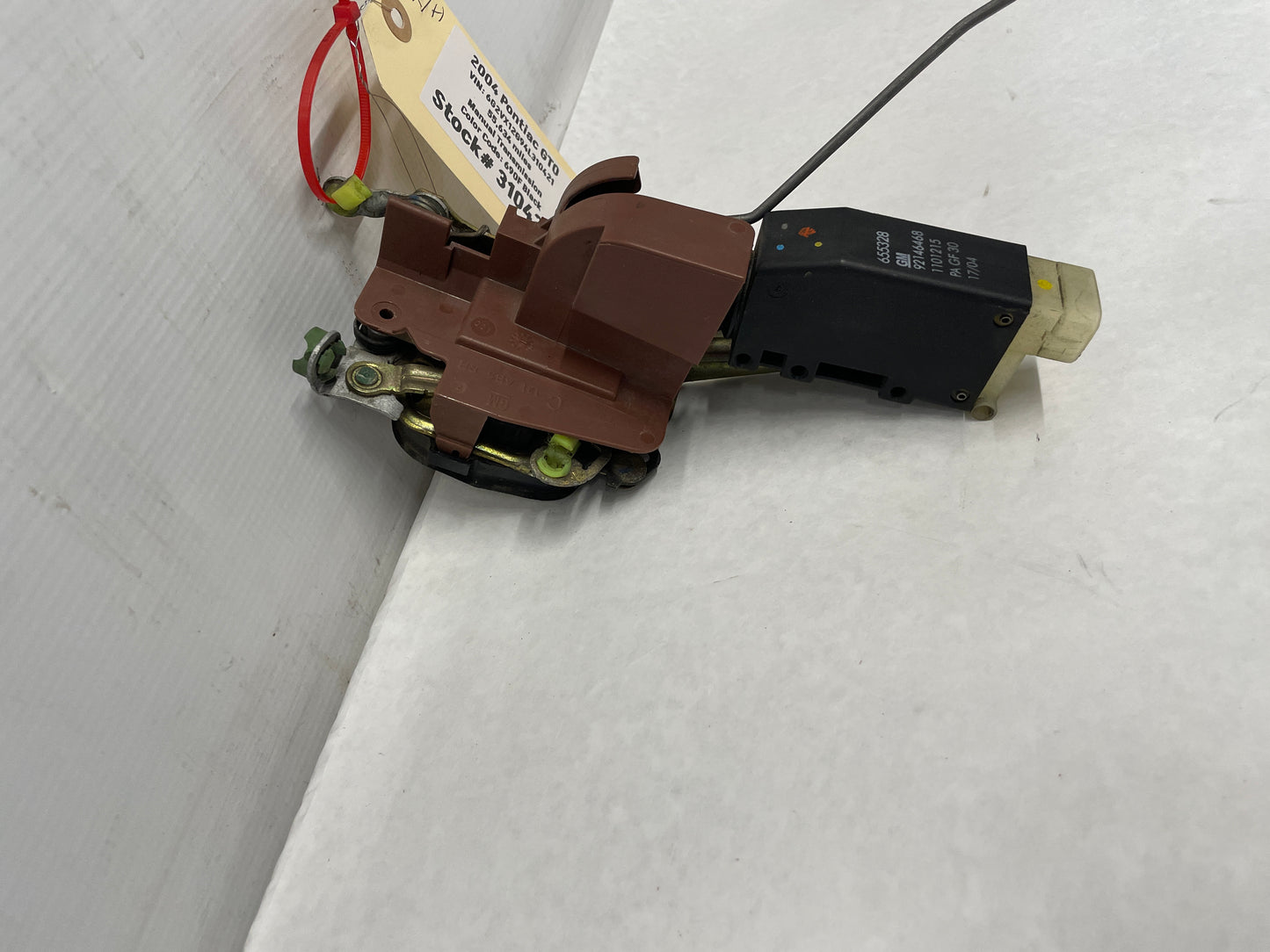 2004 Pontiac GTO RH Passenger Door Lock Actuator Assembly OEM - Day's Parts Yard