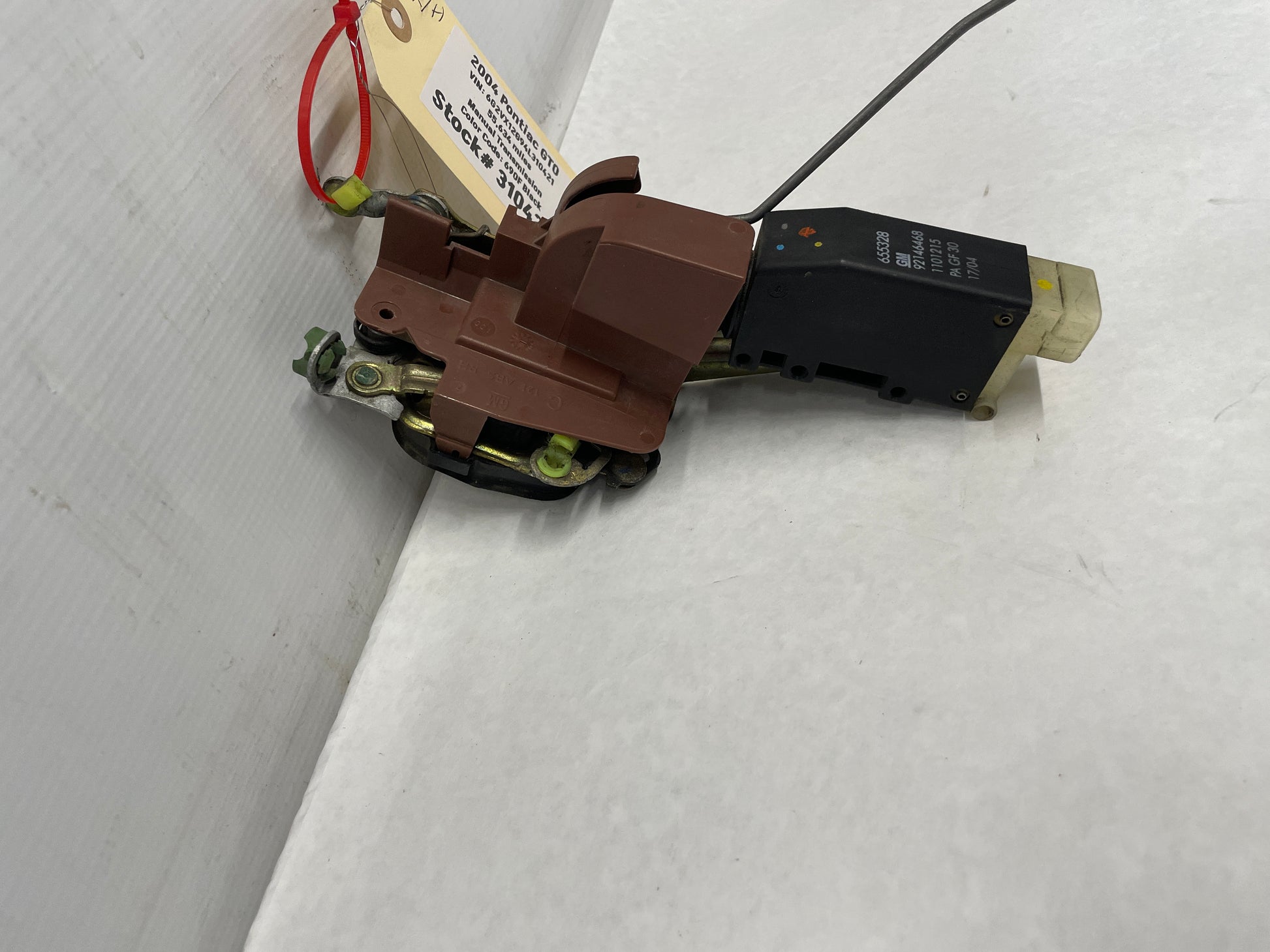 2004 Pontiac GTO RH Passenger Door Lock Actuator Assembly OEM - Day's Parts Yard