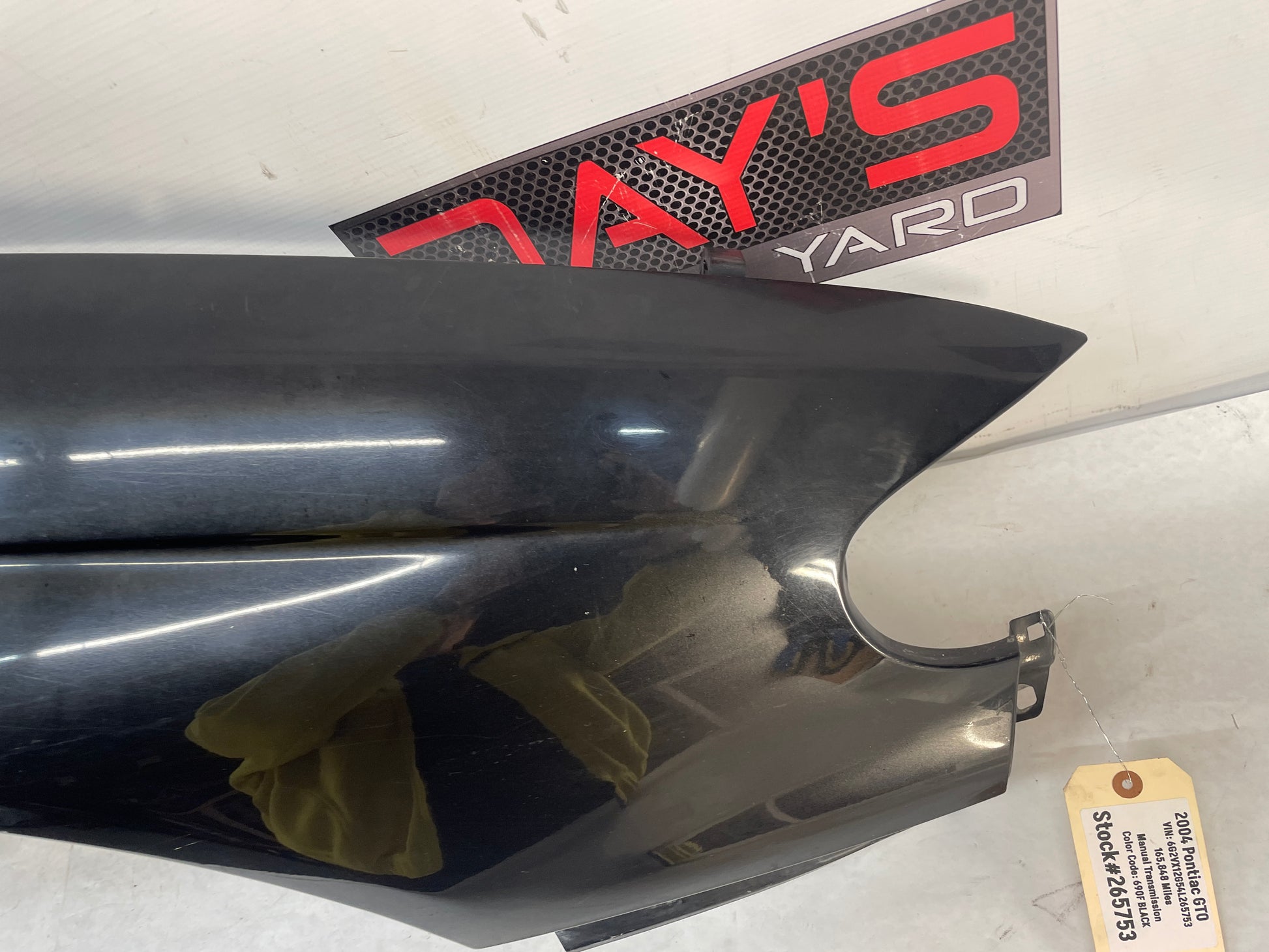 2004 Pontiac GTO RH Passenger Front Fender Black OEM - Day's Parts Yard