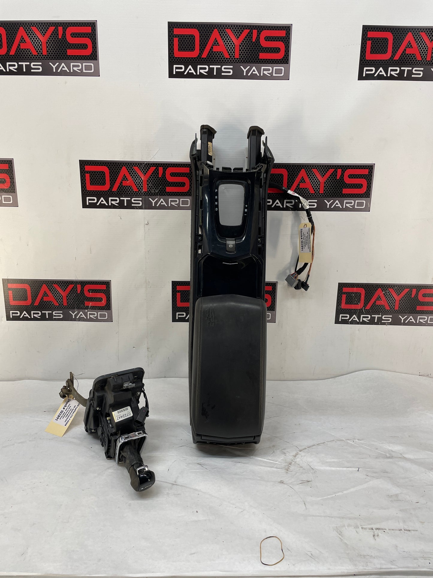 2010 Cadillac CTS-V Sedan Center Console w/ Automatic Shifter OEM