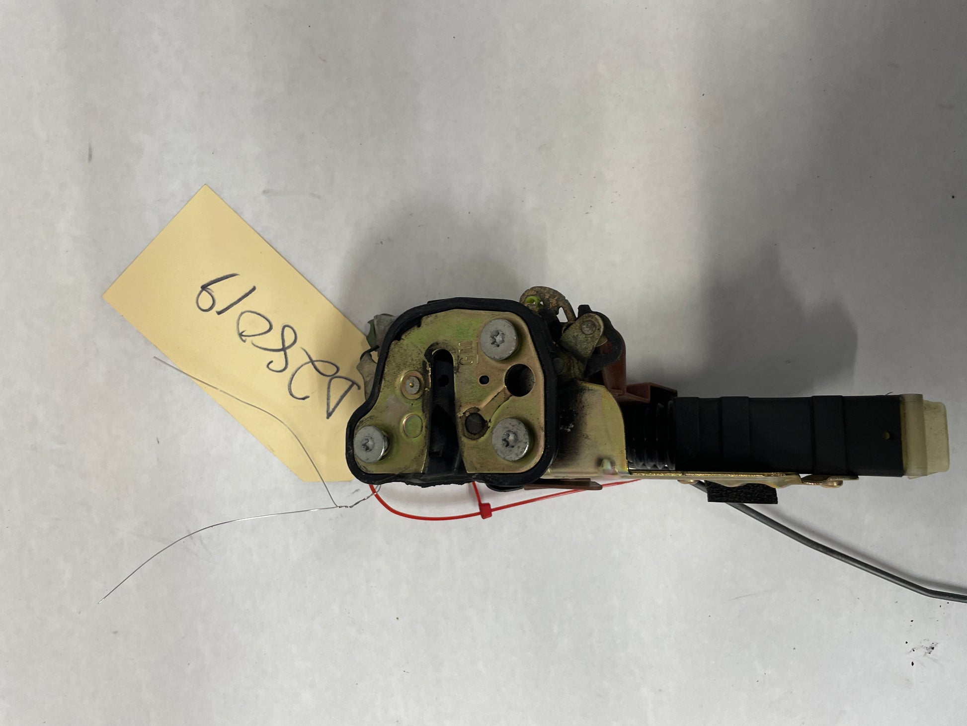 2004 Pontiac GTO RH Passenger Door Lock Actuator Assembly OEM - Day's Parts Yard