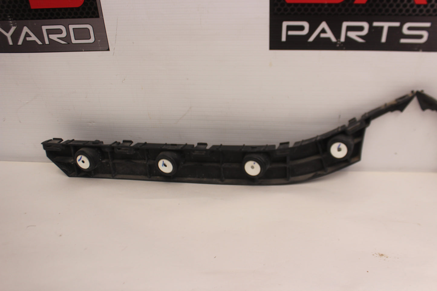 2021 Chevy Camaro SS RH & LH Rear Bumper Retainer Brackets OEM
