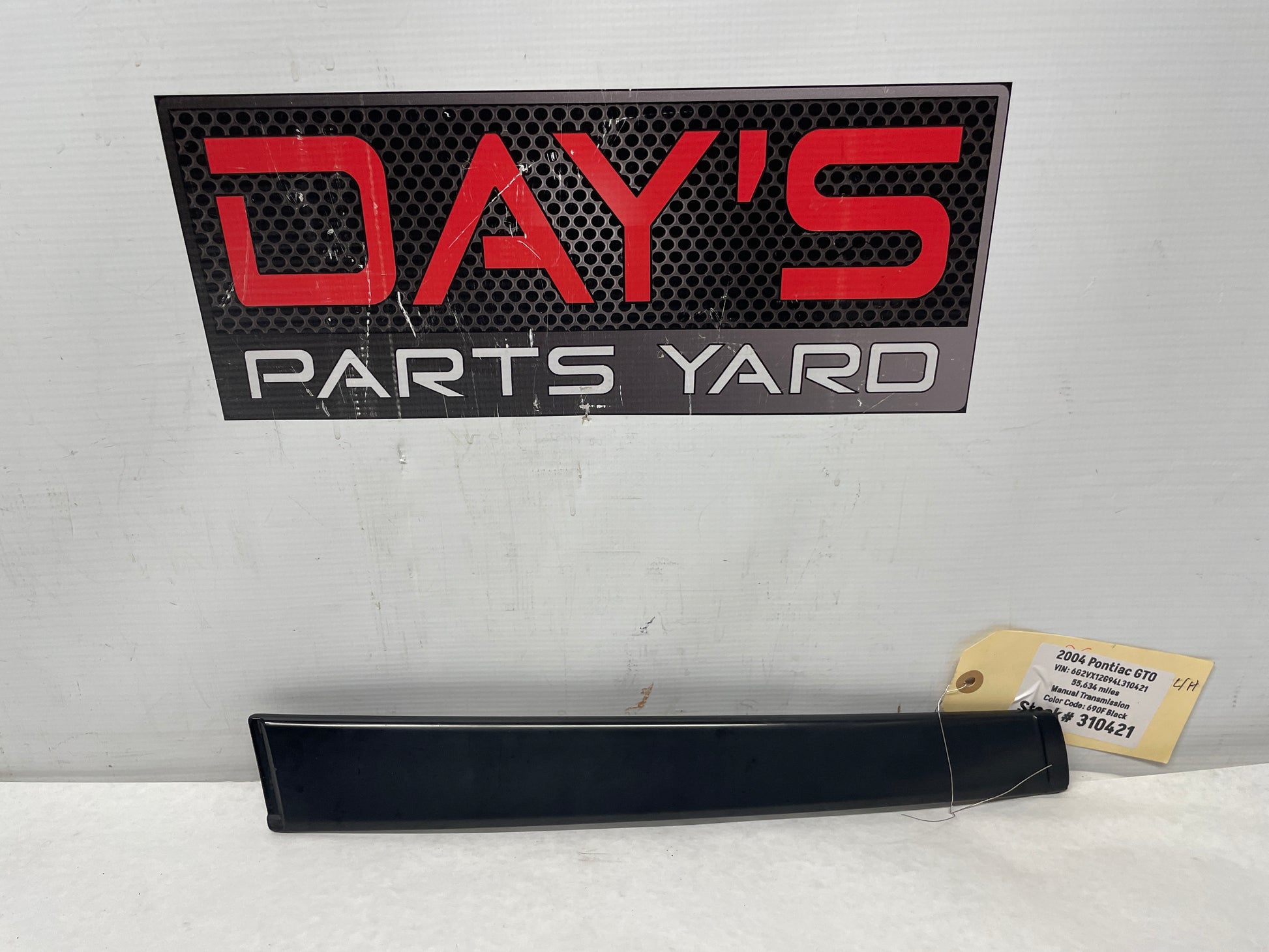 2004 Pontiac GTO LH Driver Exterior B Pillar Window Trim Applique Cover OEM - Day's Parts Yard