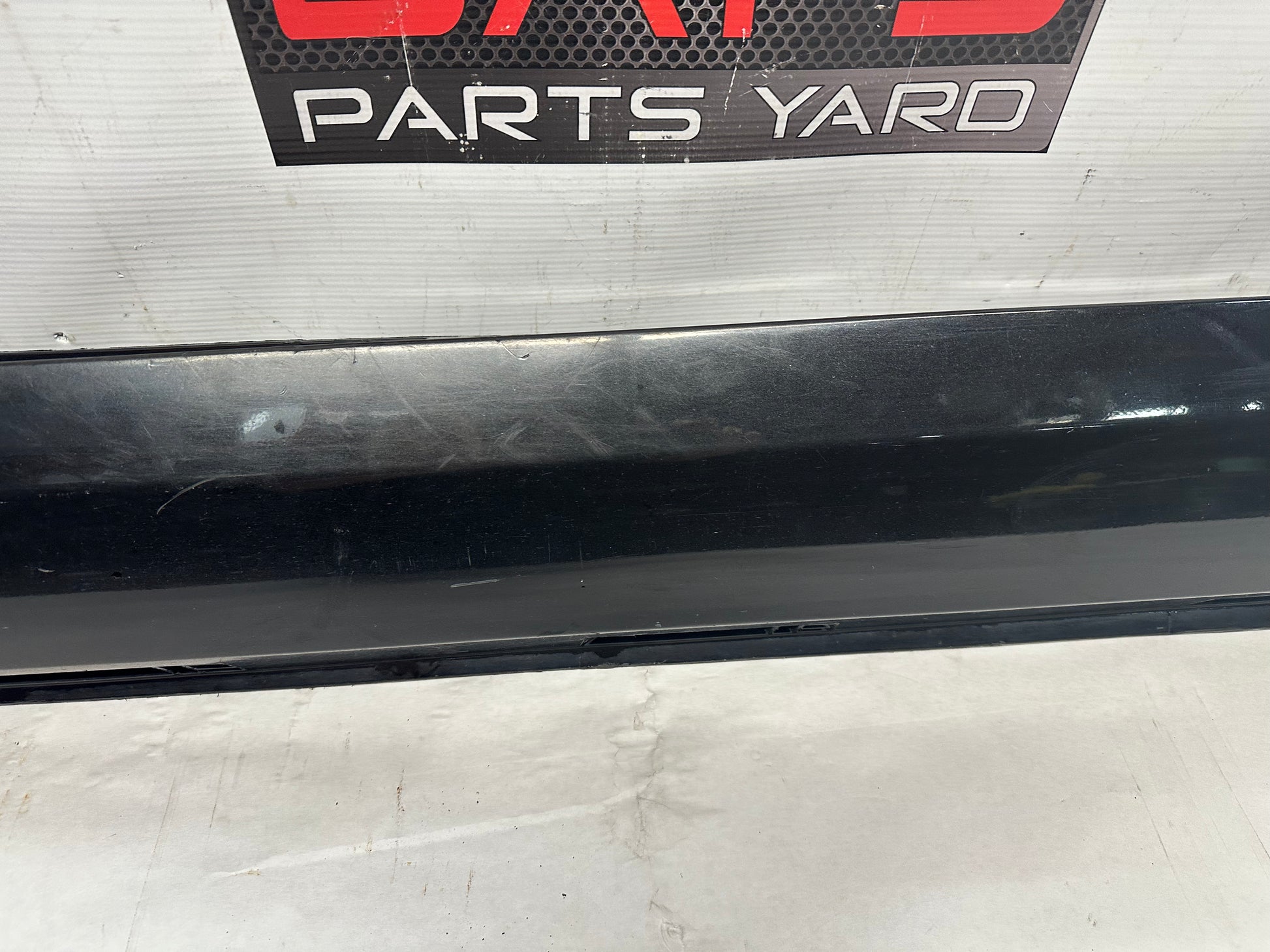 2014 Chevy Caprice PPV LH Driver Rocker Molding Side Skirt Panel Trim OEM - Day's Parts Yard