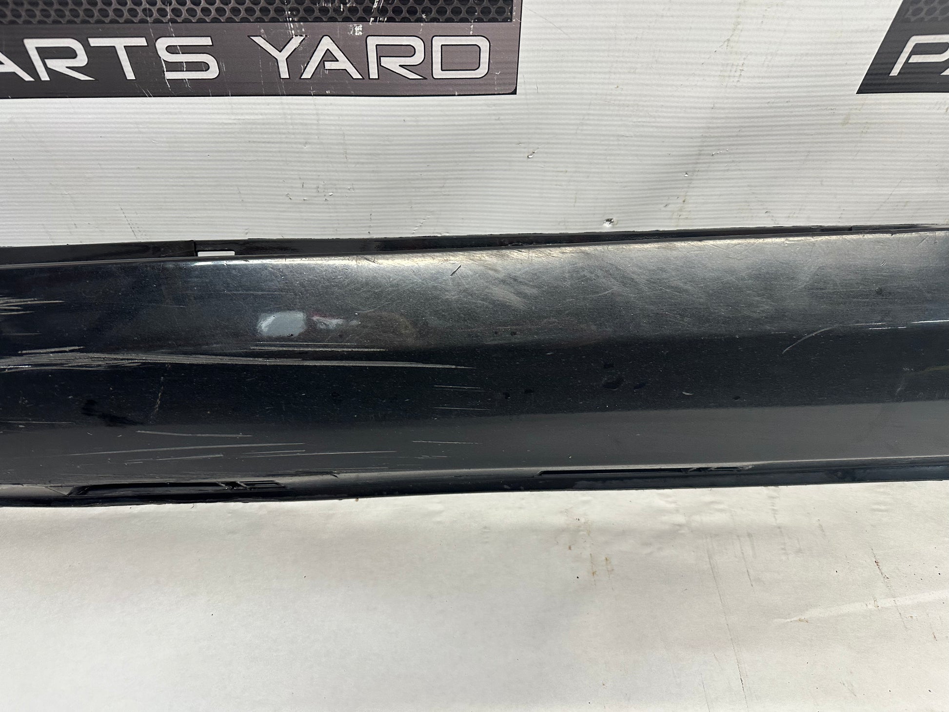 2014 Chevy Caprice PPV LH Driver Rocker Molding Side Skirt Panel Trim OEM - Day's Parts Yard