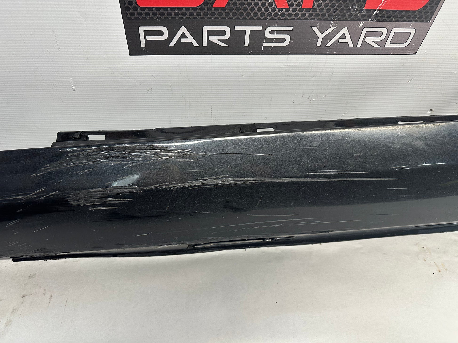 2014 Chevy Caprice PPV LH Driver Rocker Molding Side Skirt Panel Trim OEM - Day's Parts Yard