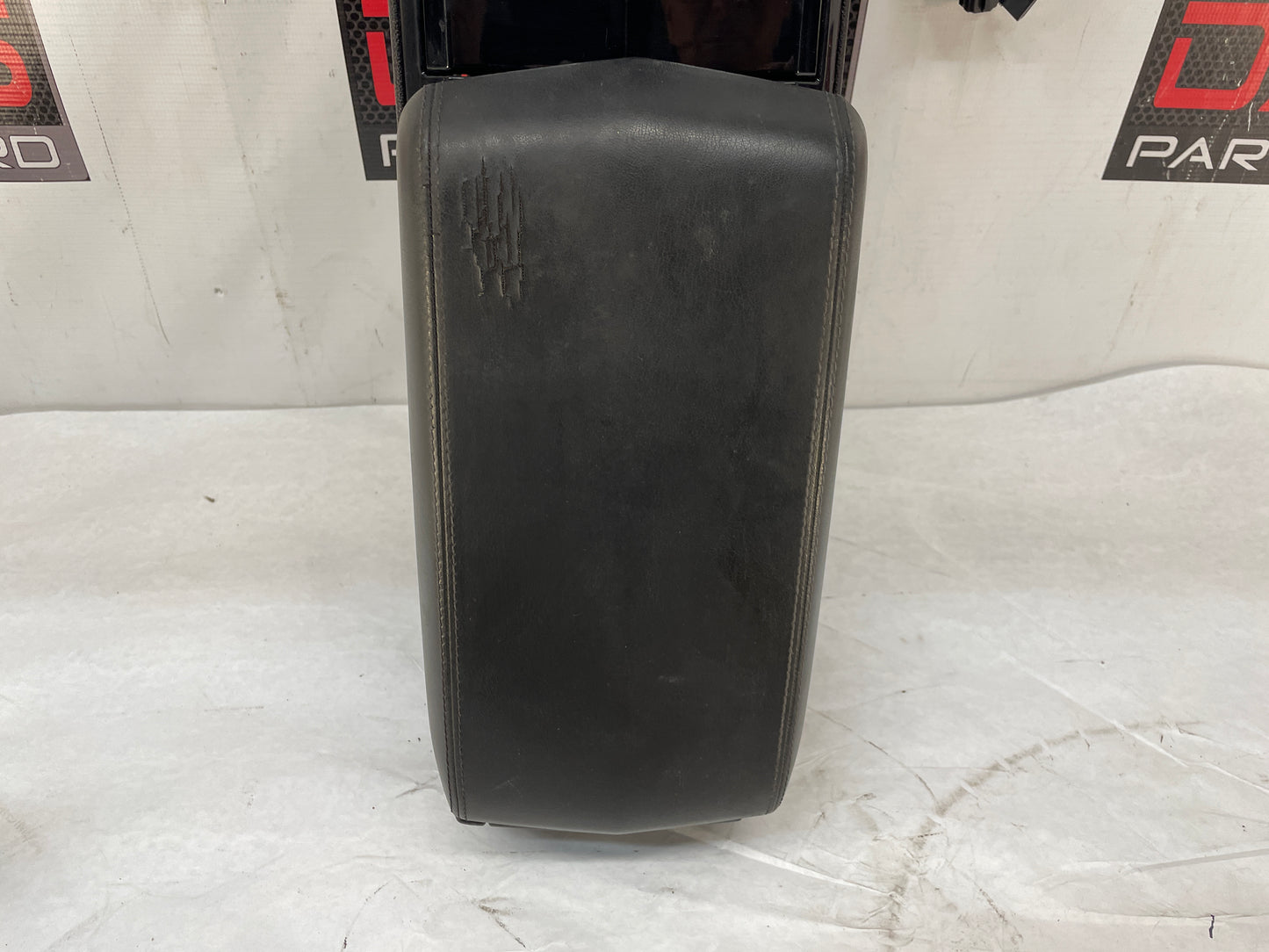 2010 Cadillac CTS-V Sedan Center Console w/ Automatic Shifter OEM