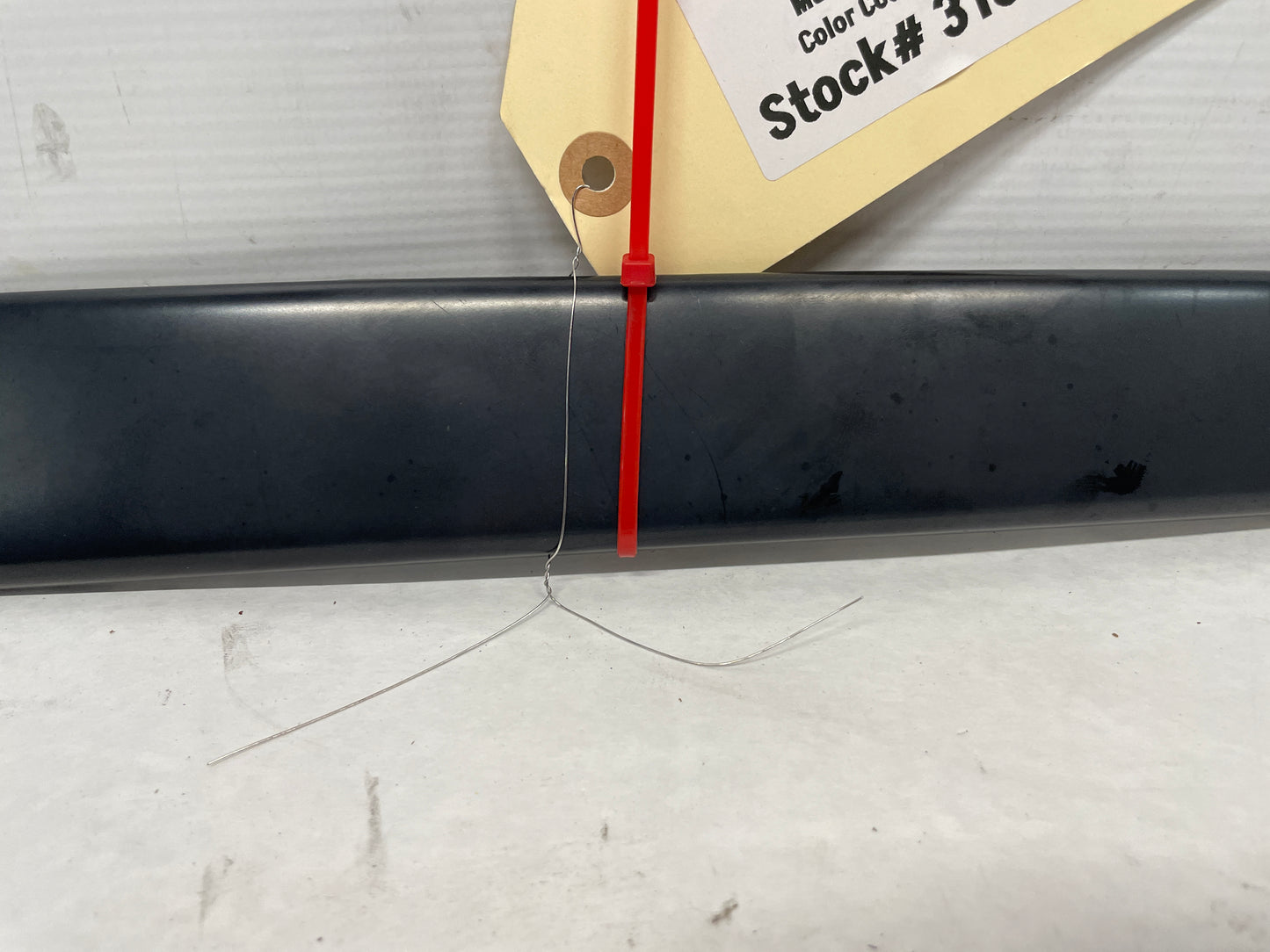 2004 Pontiac GTO RH Passenger Exterior B Pillar Window Trim Applique Cover OEM - Day's Parts Yard