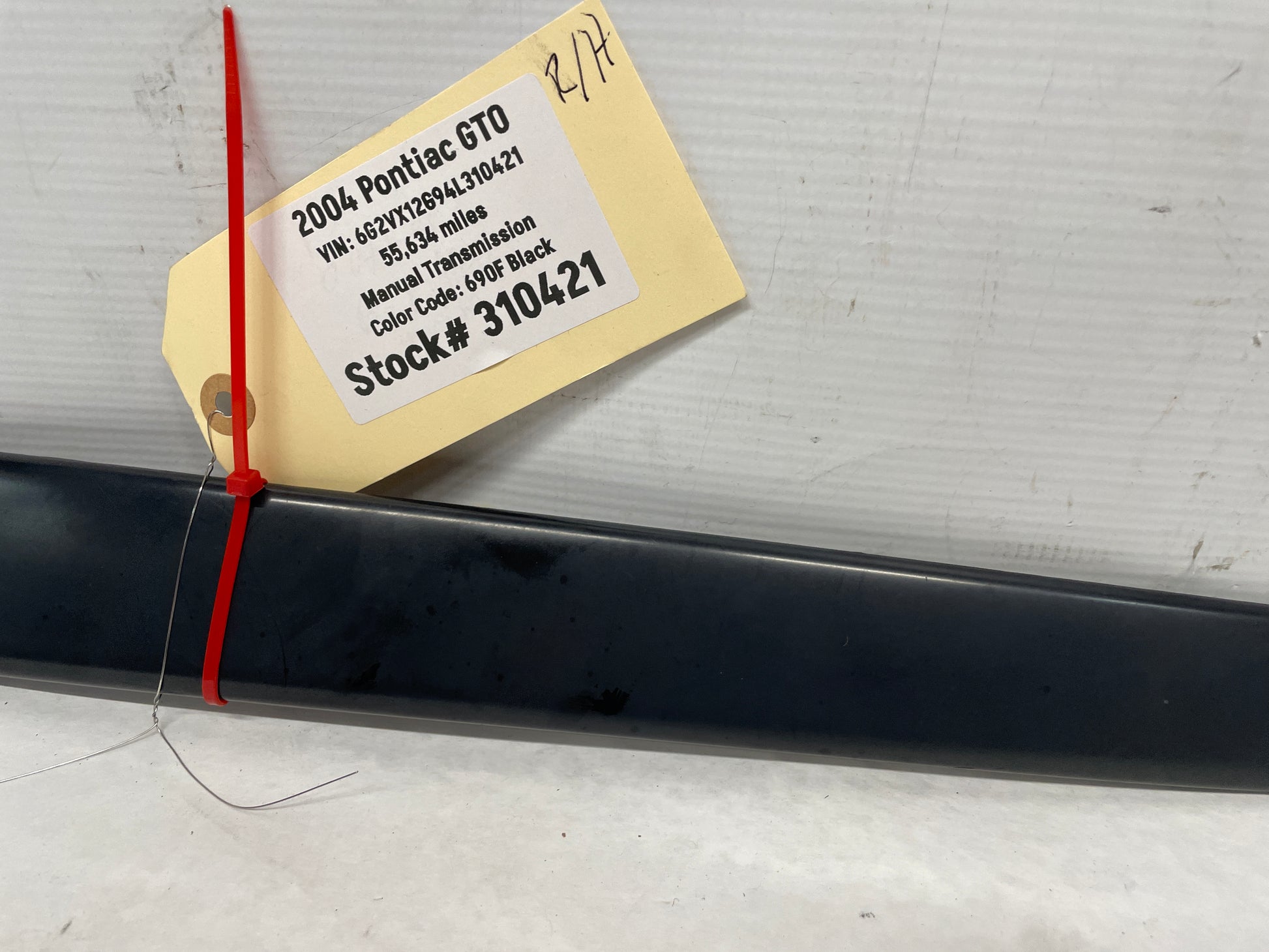 2004 Pontiac GTO RH Passenger Exterior B Pillar Window Trim Applique Cover OEM - Day's Parts Yard